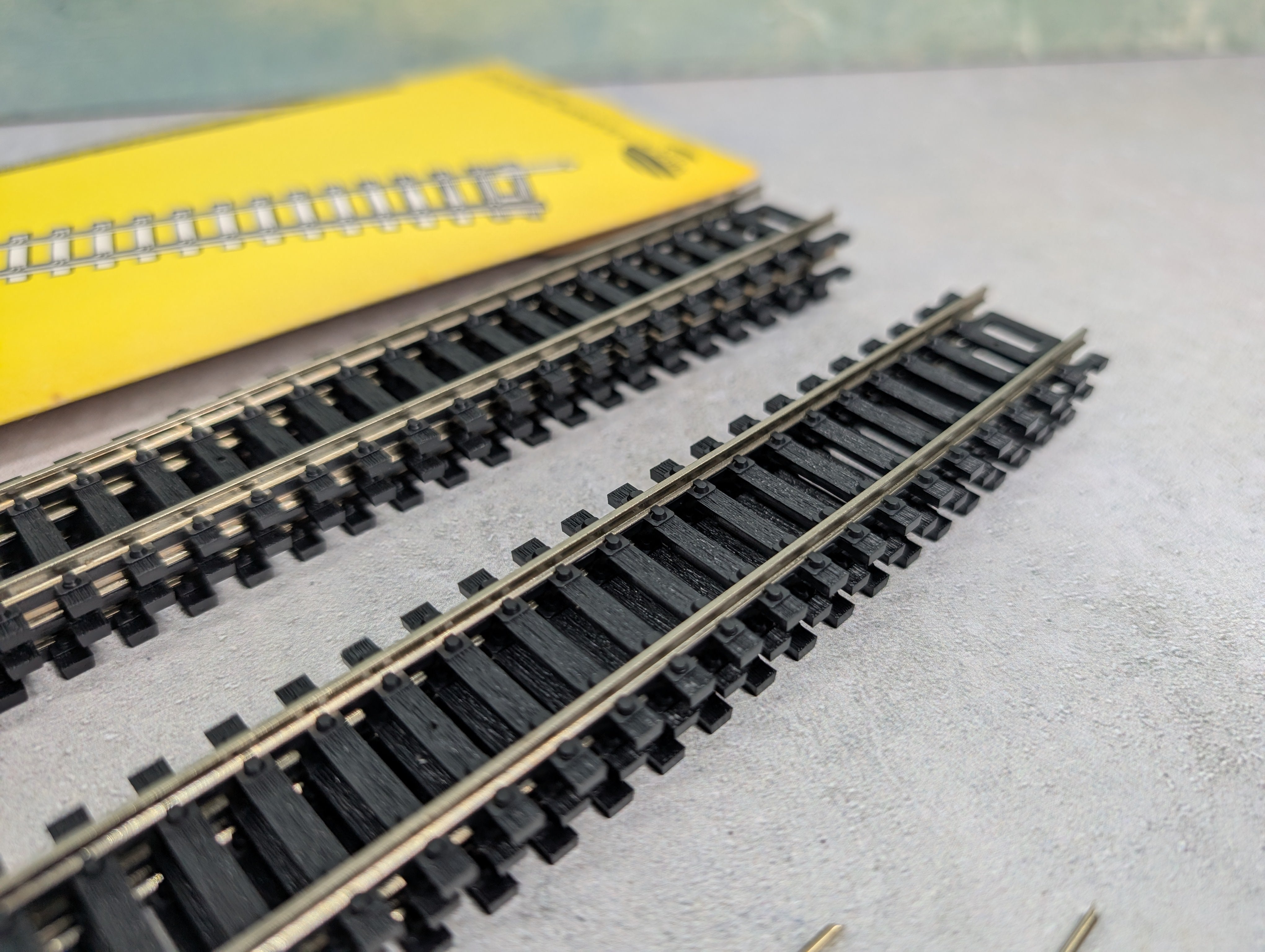 USED Atlas 821 HO Scale 9" Straight Track Nickel Silver Code 100 (6 pcs)