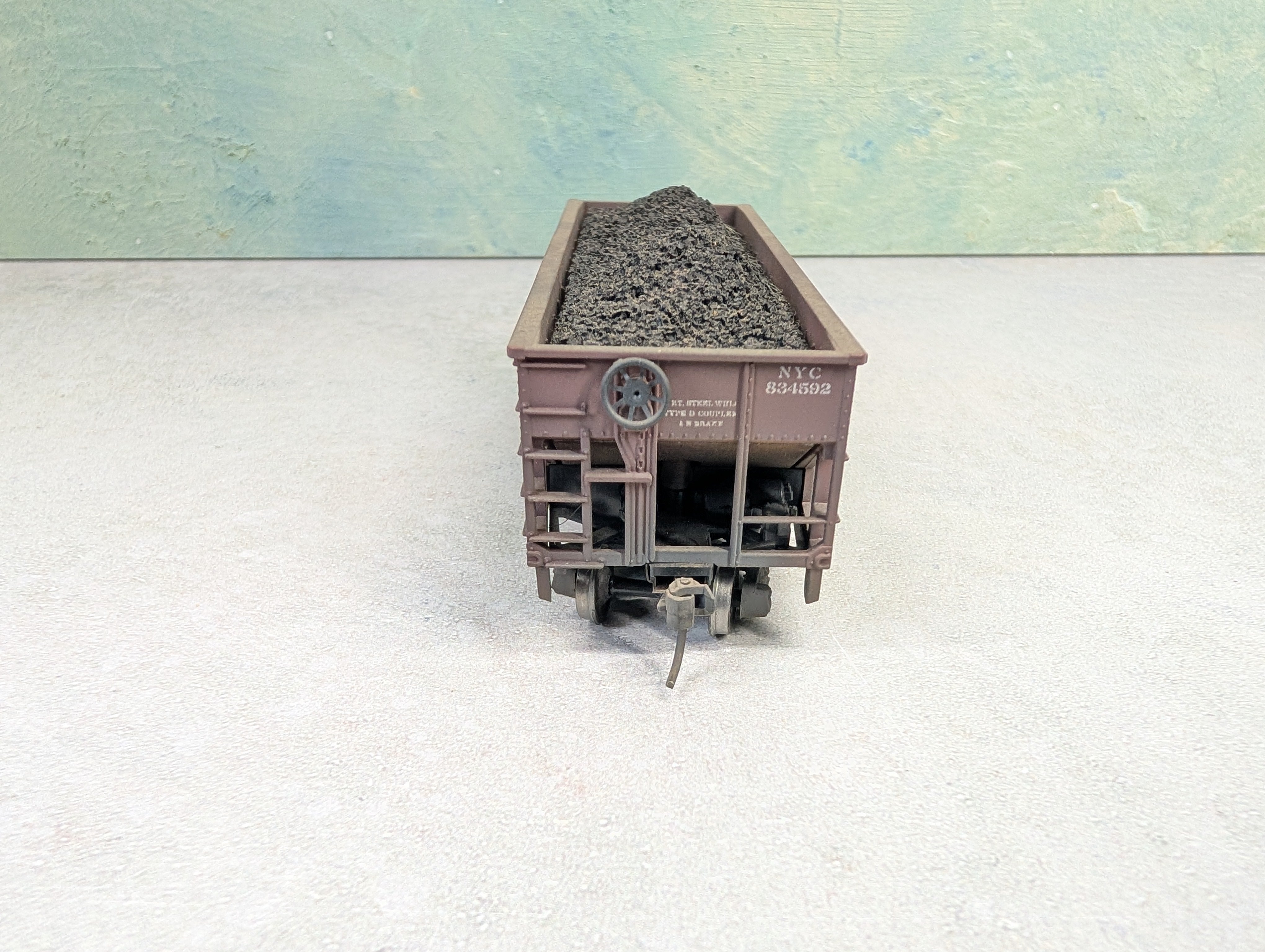 USED Athearn HO Scale 2 Bay Open Hopper New York Central NYC #834592 Weathered w/ Coal Load