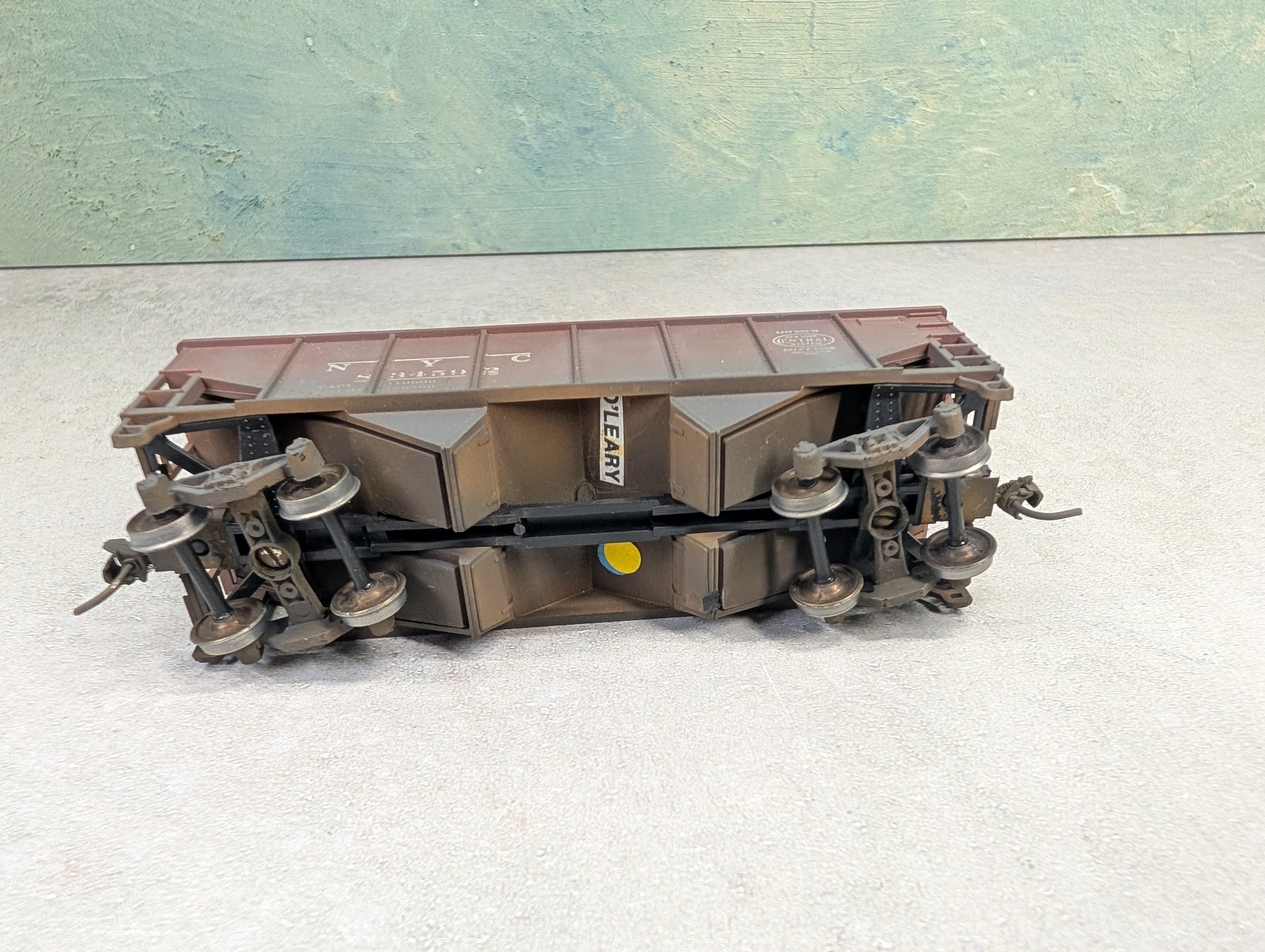 USED Athearn HO Scale 2 Bay Open Hopper New York Central NYC #834592 Weathered w/ Coal Load