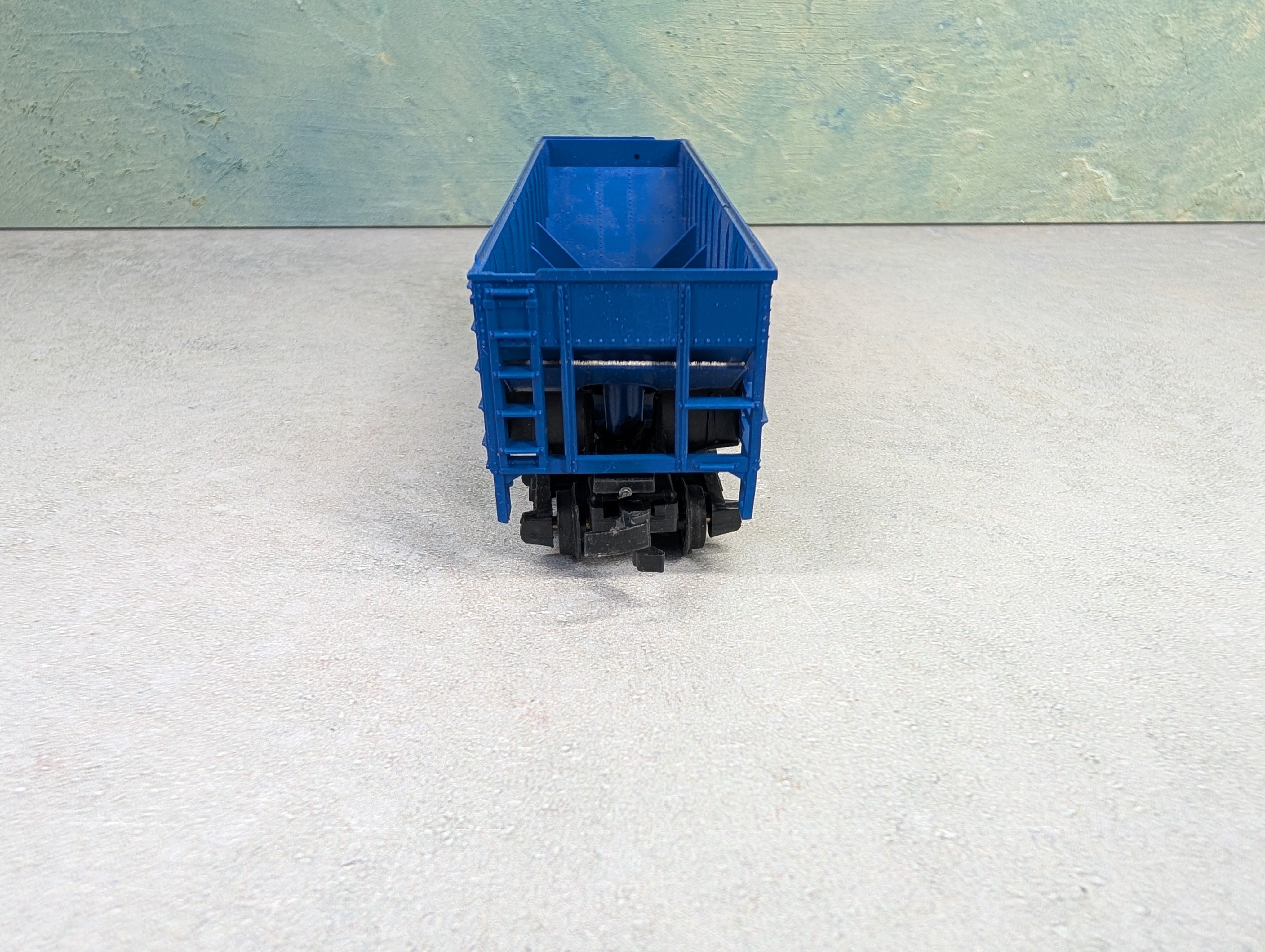 USED Roco HO Scale Operating 4 Bay Hopper Boston & Maine BM #71714