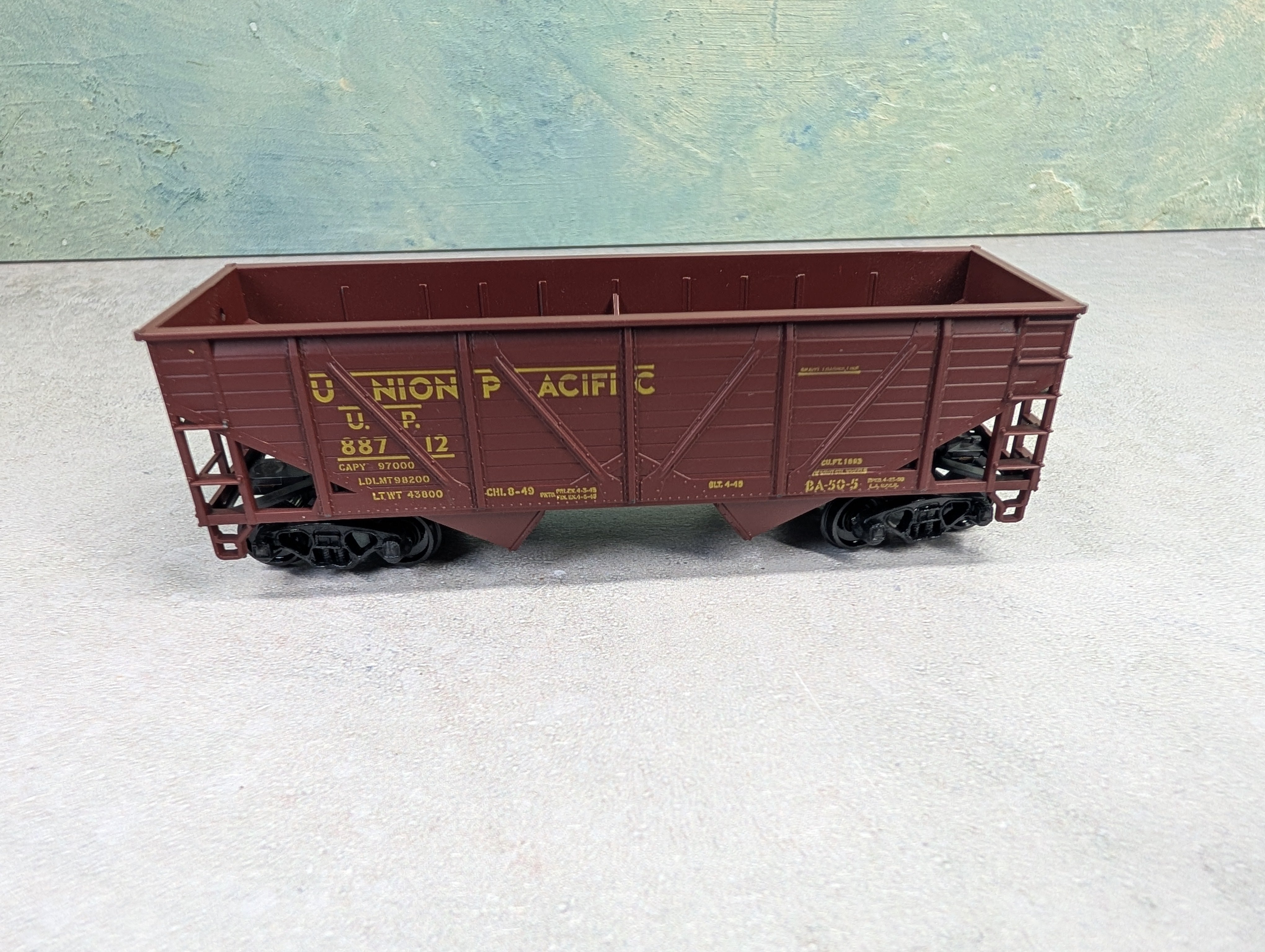 USED Athearn HO Scale Composite Side 2 Bay Hopper Union Pacific 88712