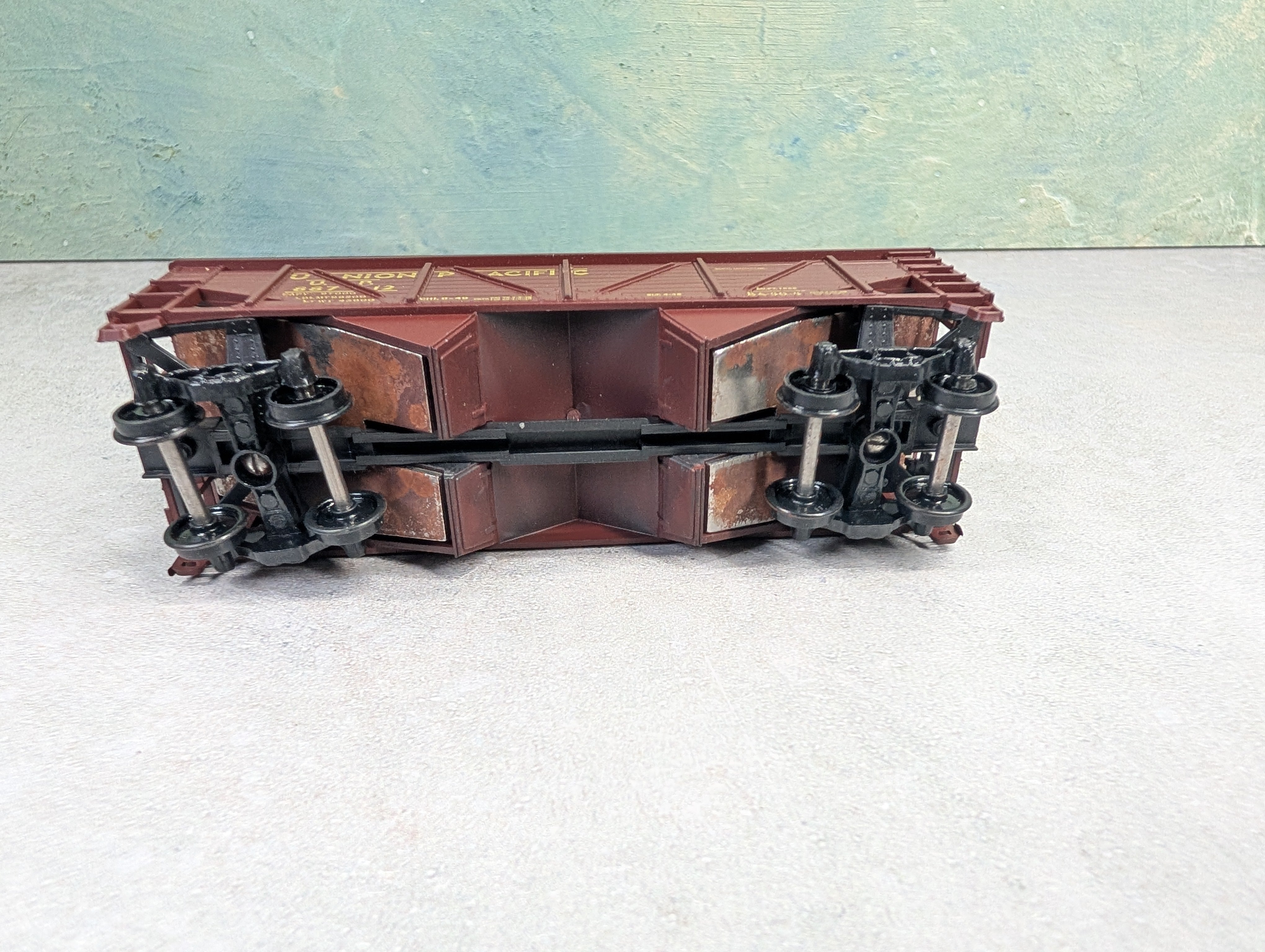 USED Athearn HO Scale Composite Side 2 Bay Hopper Union Pacific 88712