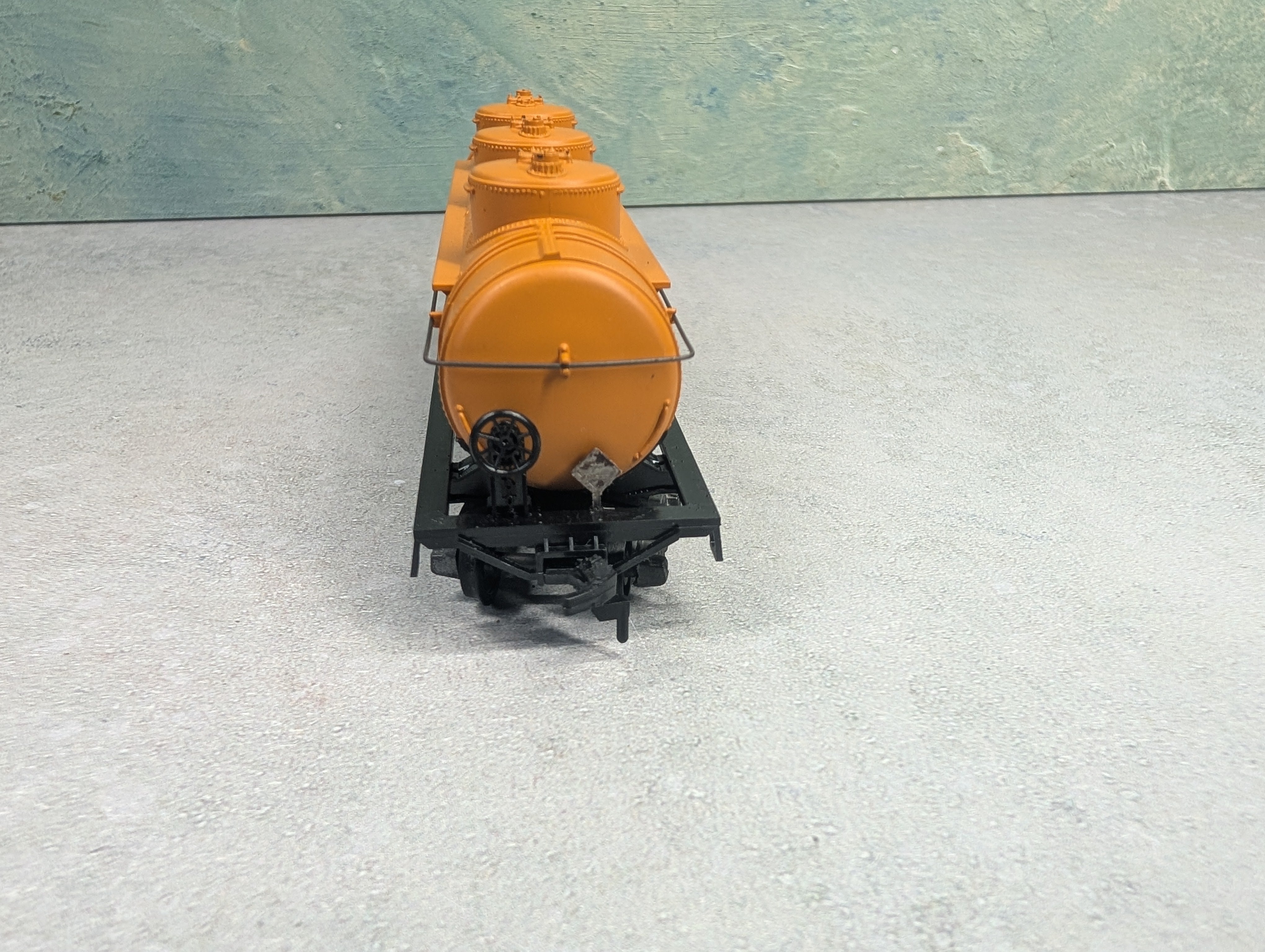 USED Athearn HO Scale Triple Dome Tank Car Shell SCCX #2005