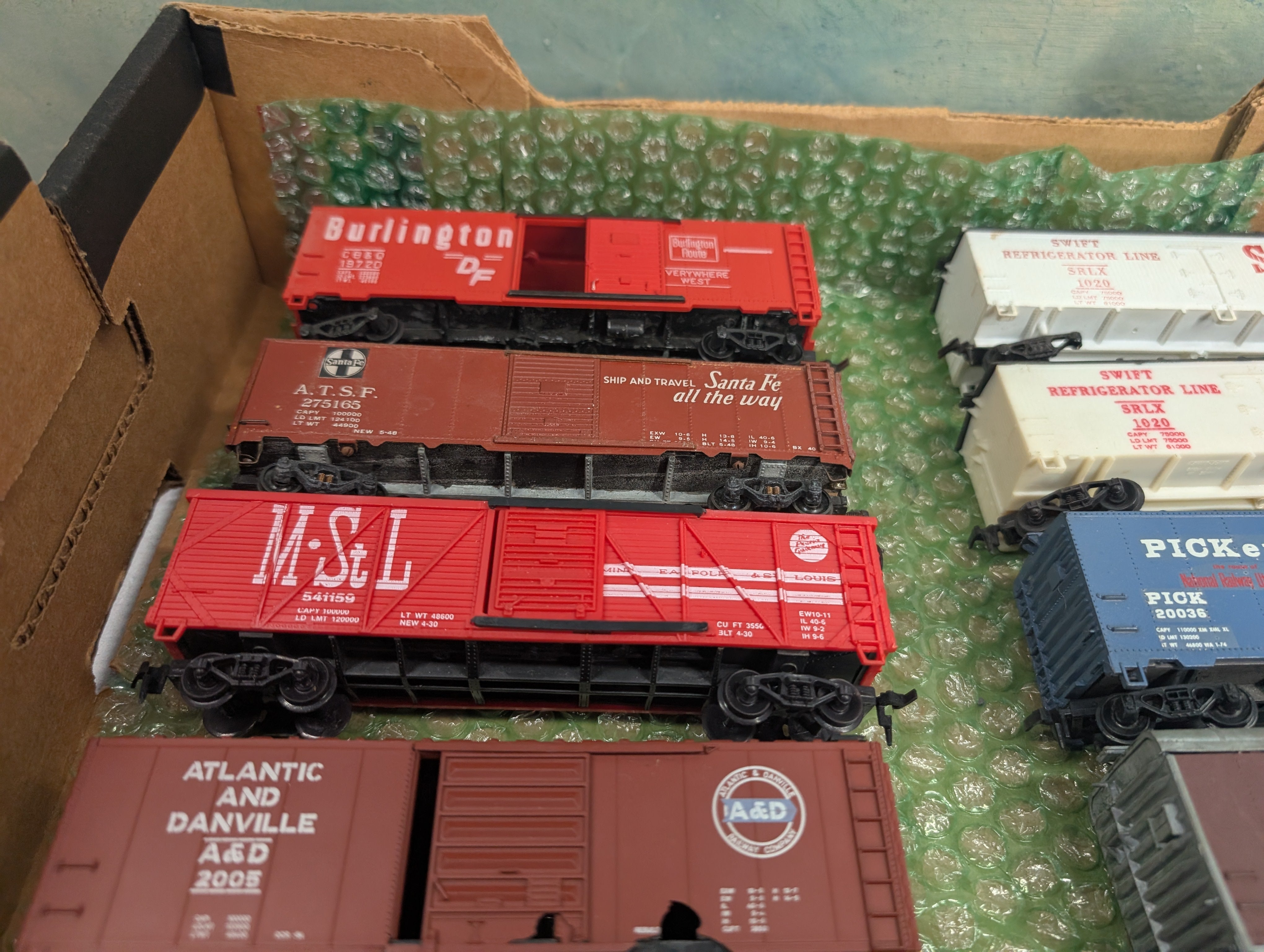 USED HO Scale Lot of Rough Box Cars & Stock Cars