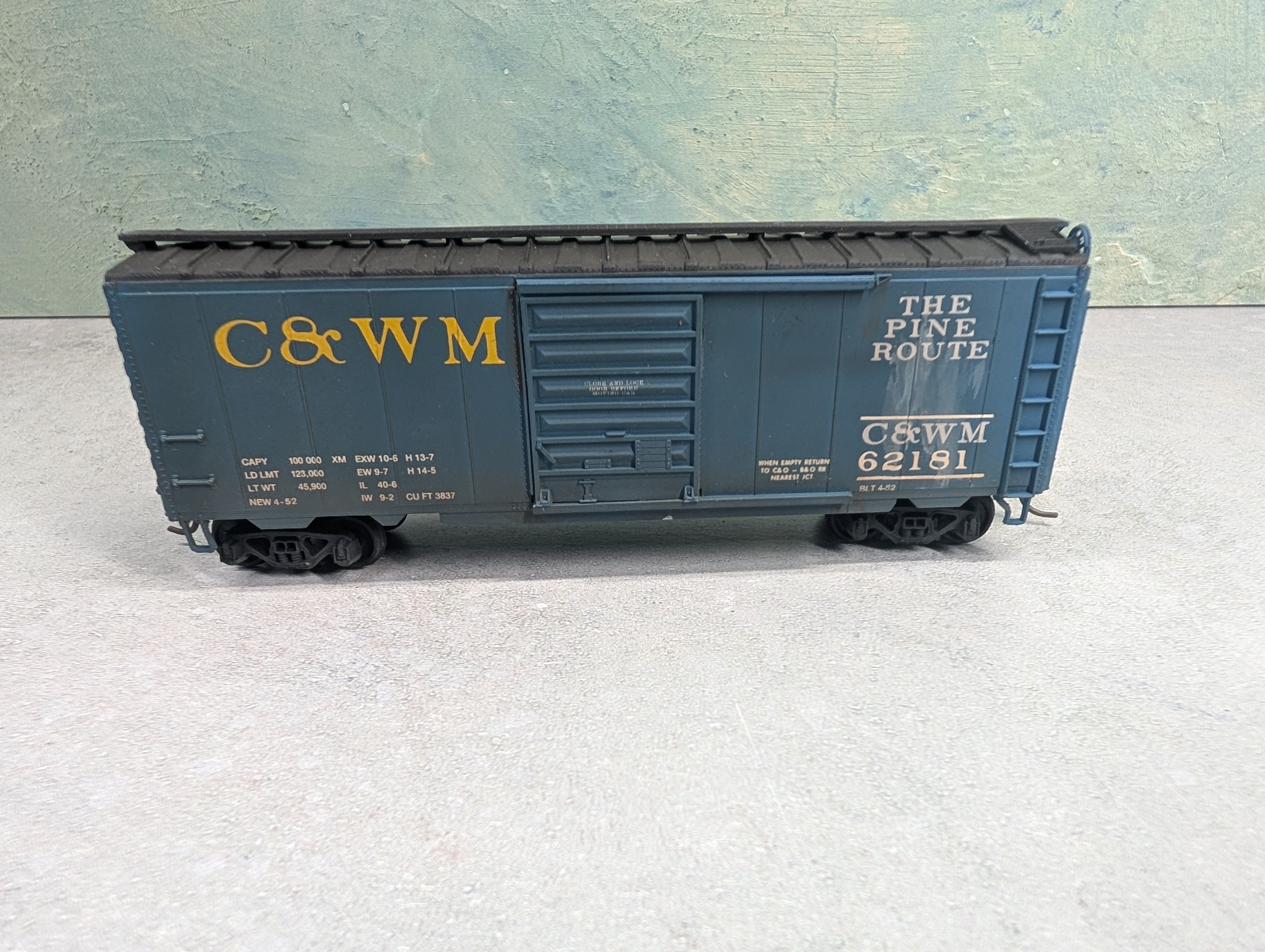 USED HO Scale 40' Box Car Chicago and West Michigan C&WM #62181 Weathered