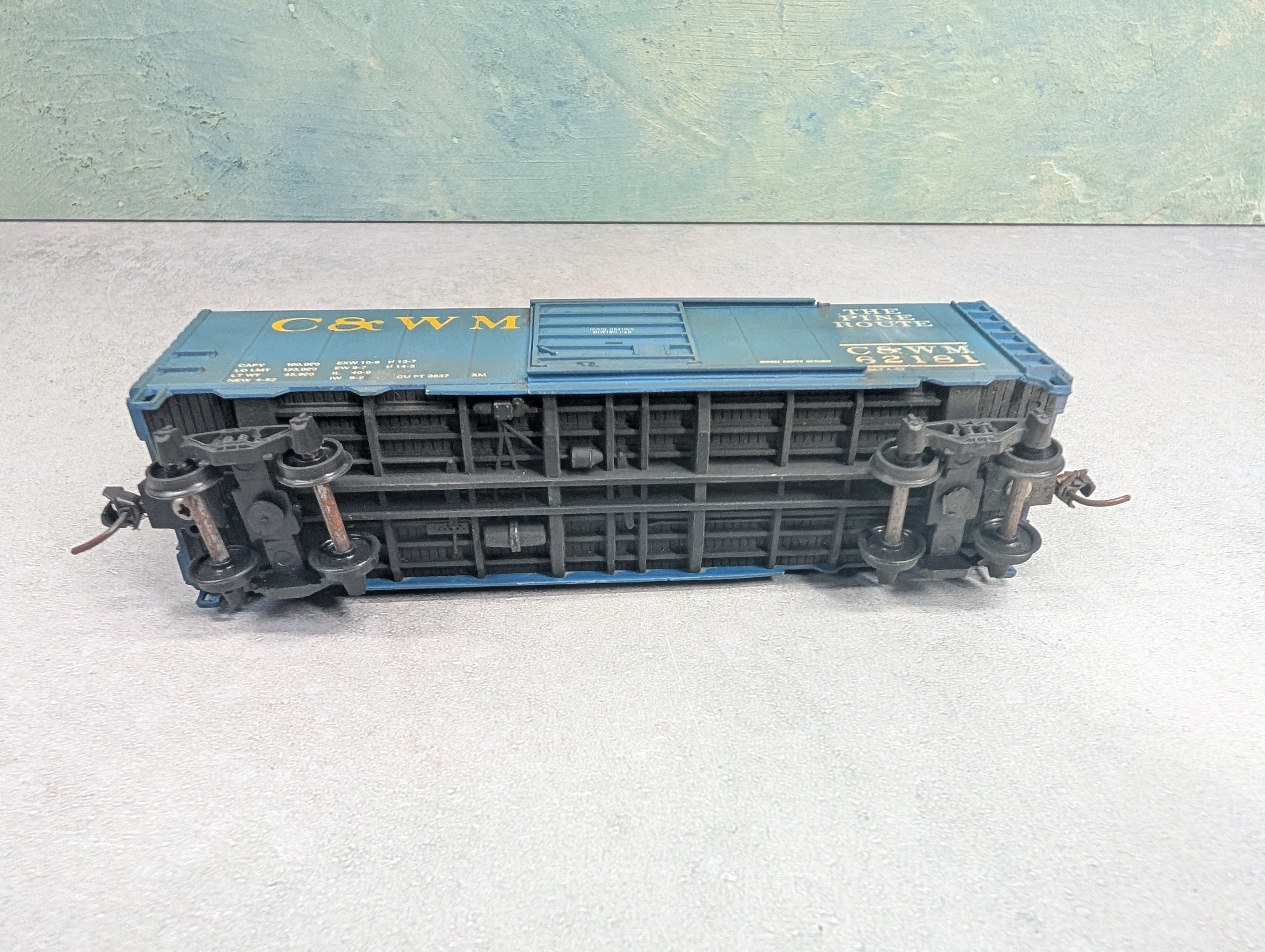 USED HO Scale 40' Box Car Chicago and West Michigan C&WM #62181 Weathered
