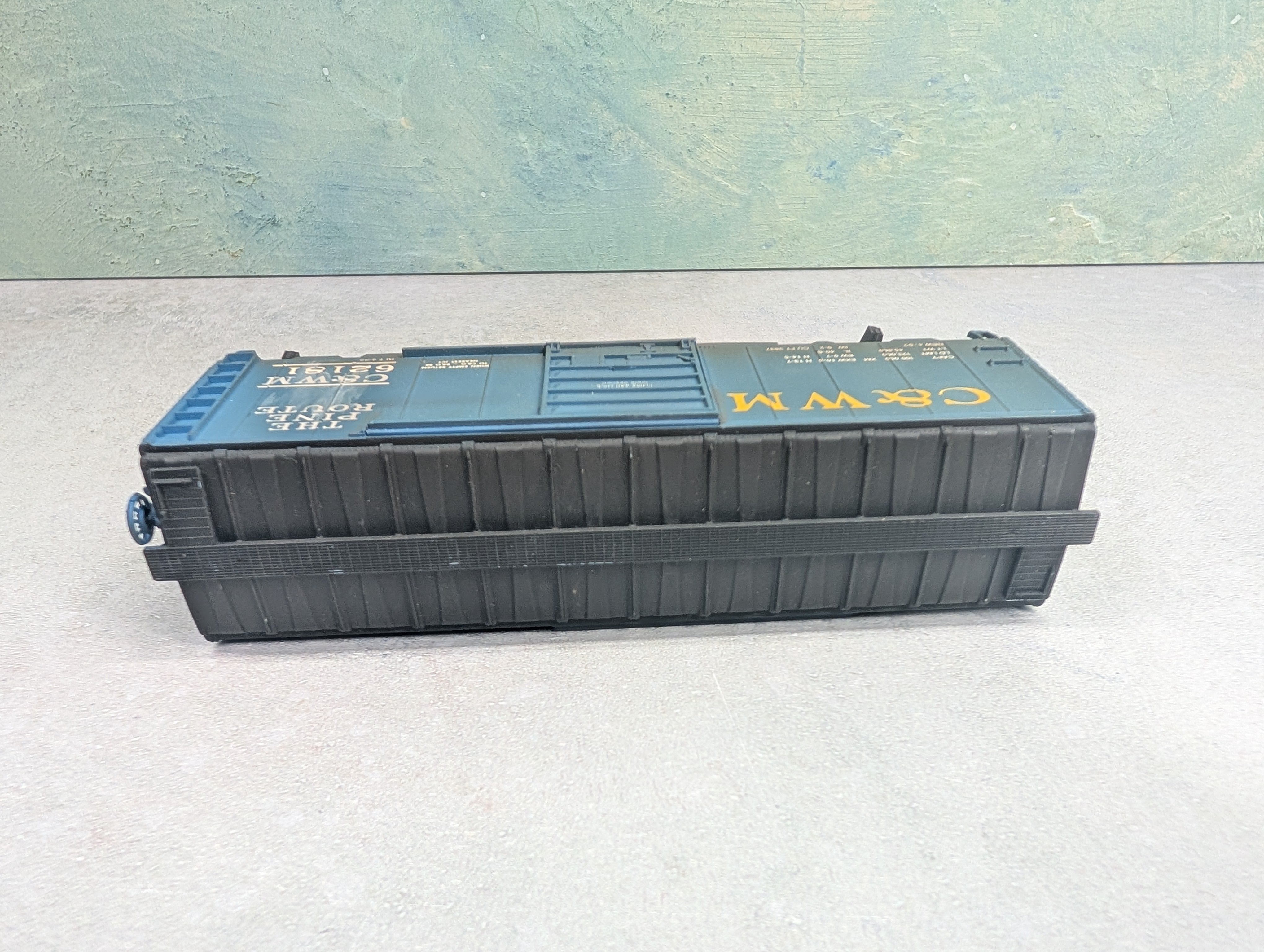 USED HO Scale 40' Box Car Chicago and West Michigan C&WM #62181 Weathered