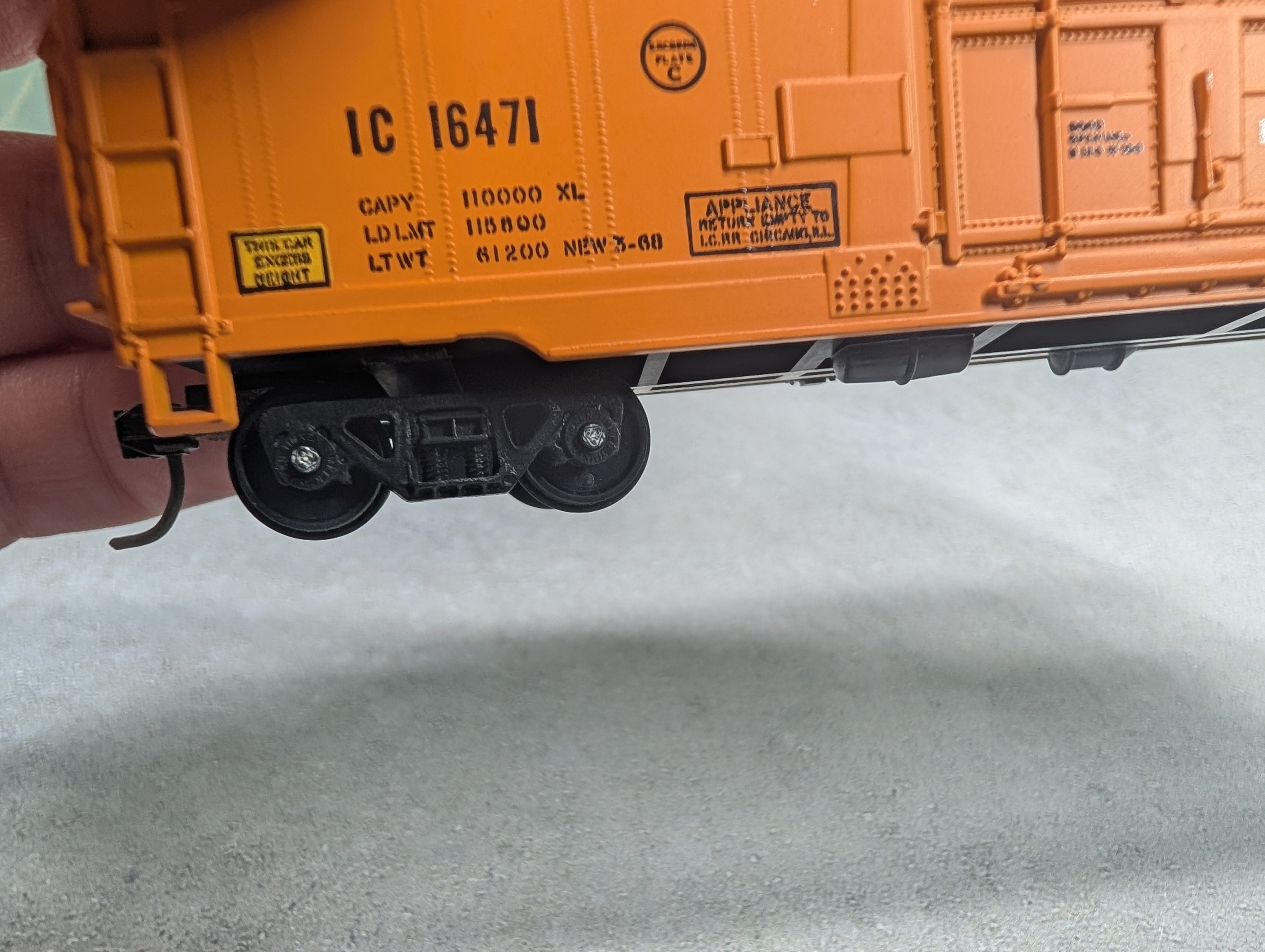 USED Athearn HO Scale HI-Cube Box Car Illinois Central IC #16471 w/ Roller Bearing Trucks