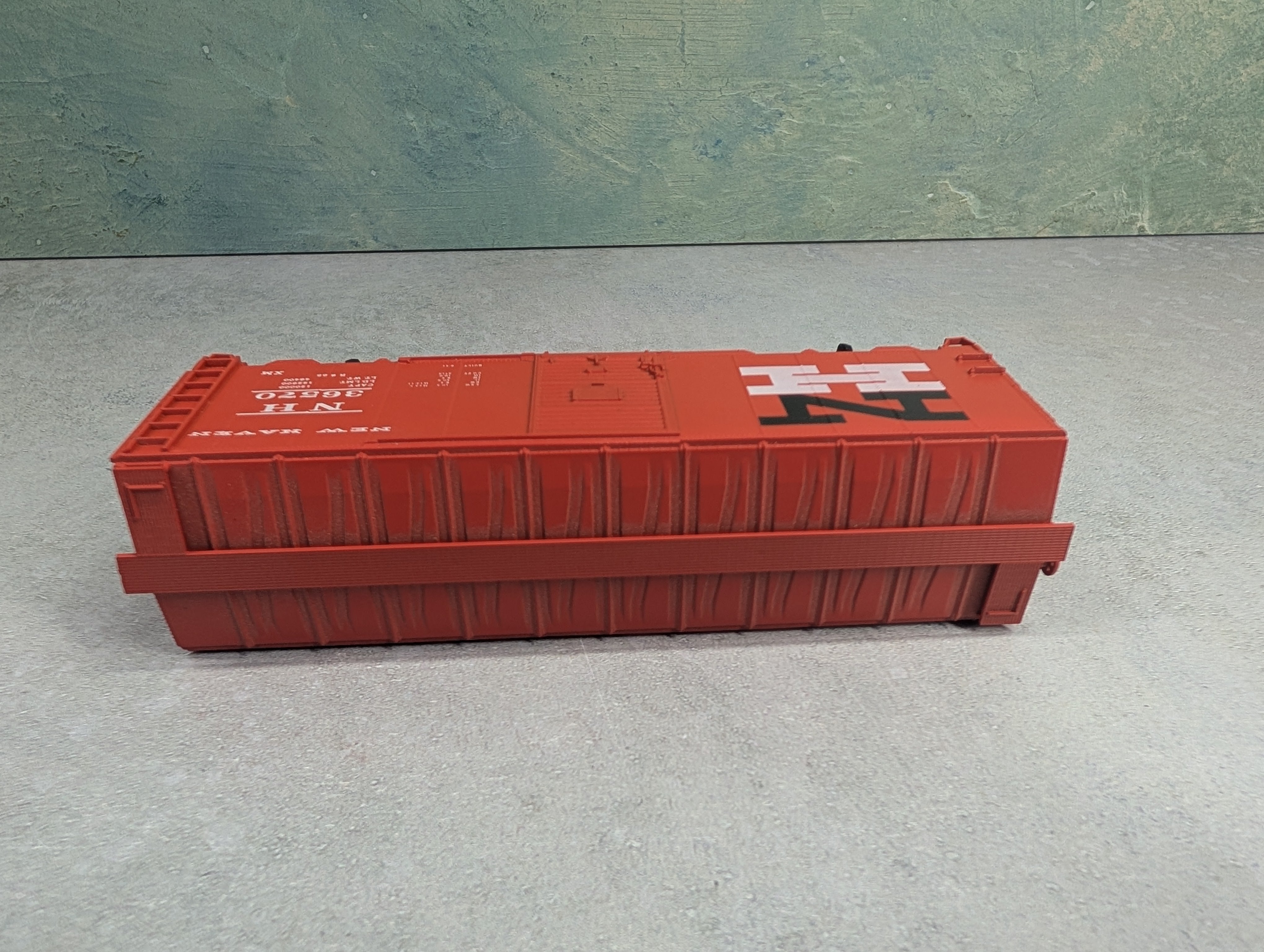 USED Accurail HO Scale 40' Box Car New Haven NH #36570