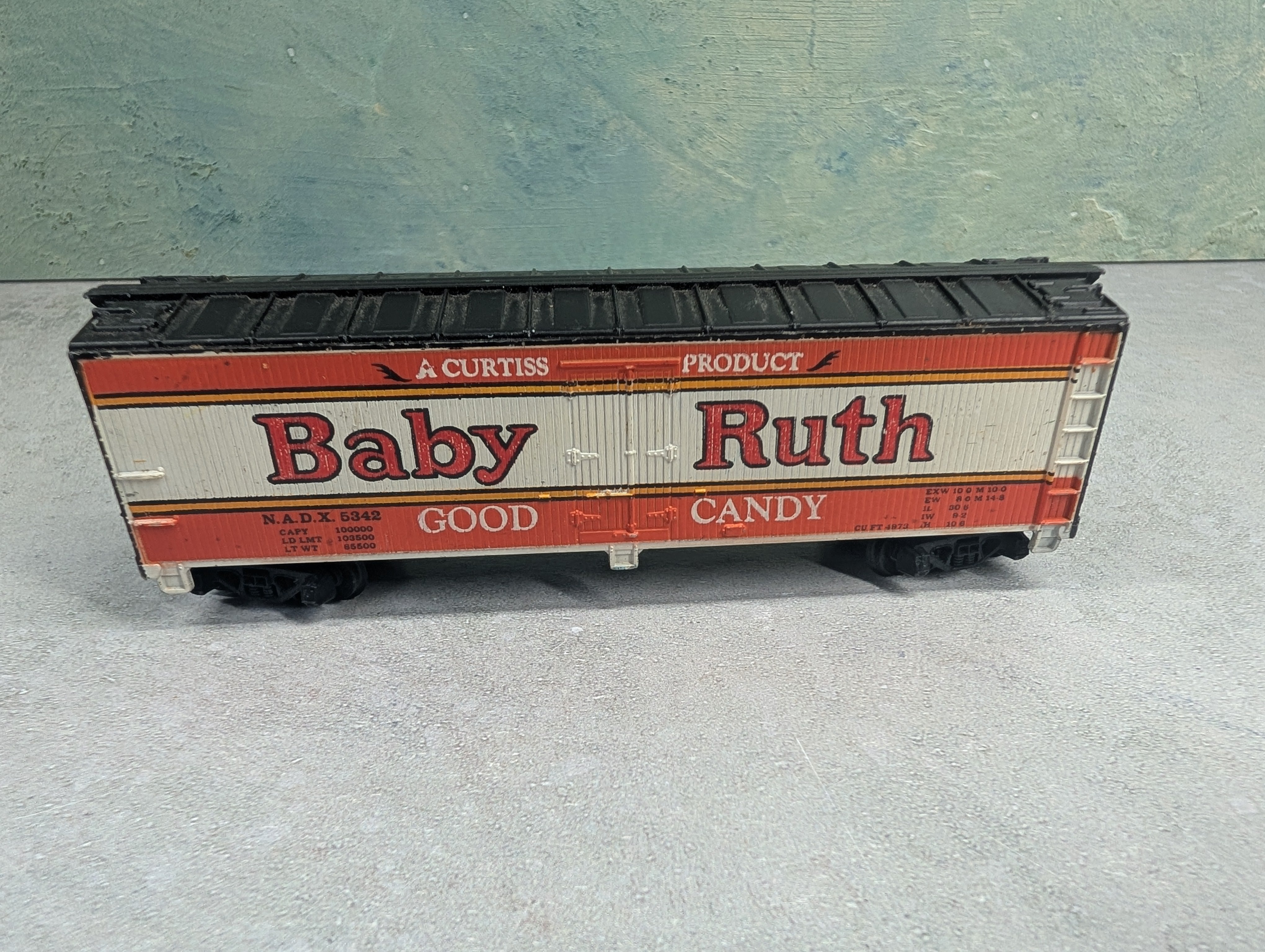 USED Tyco HO Scale Wooden Box Car Baby Ruth NADX #5342