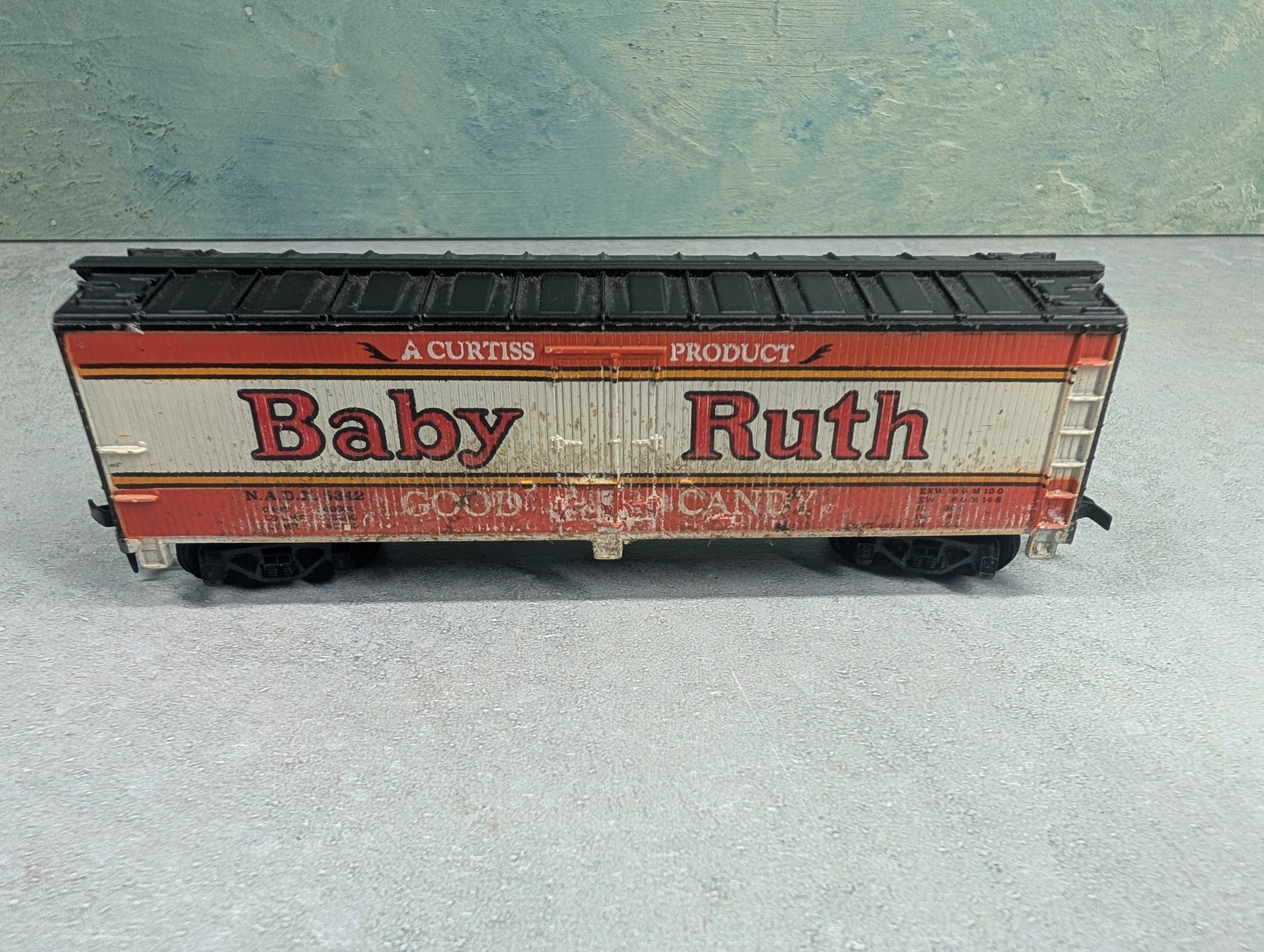 USED Tyco HO Scale Wooden Box Car Baby Ruth NADX #5342
