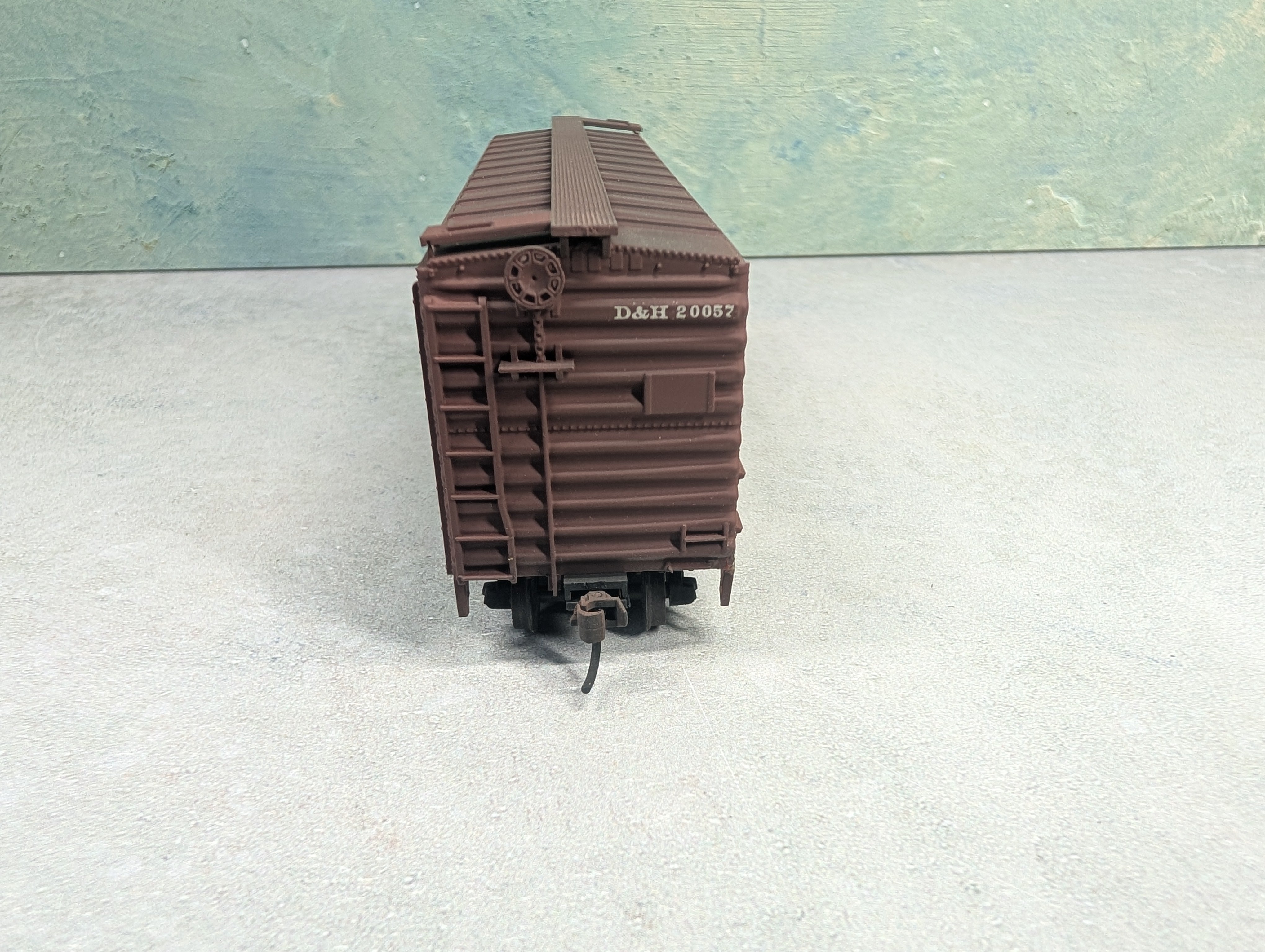 USED Accurail HO Scale 40' Box Car Delaware and Hudson D&H #20057 Decalled