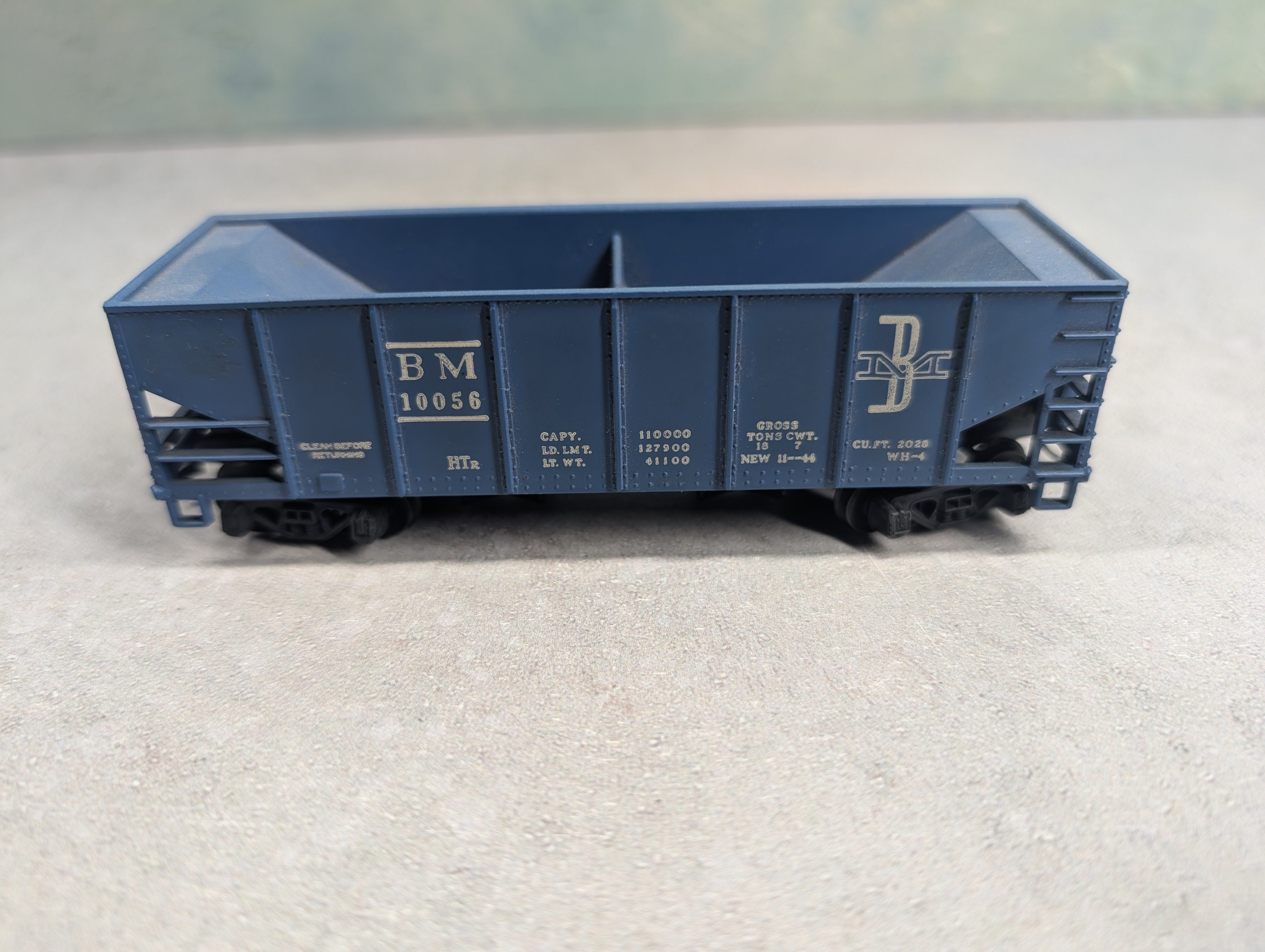 USED Tyco HO Scale Operating Hopper Boston and Maine BM #10056