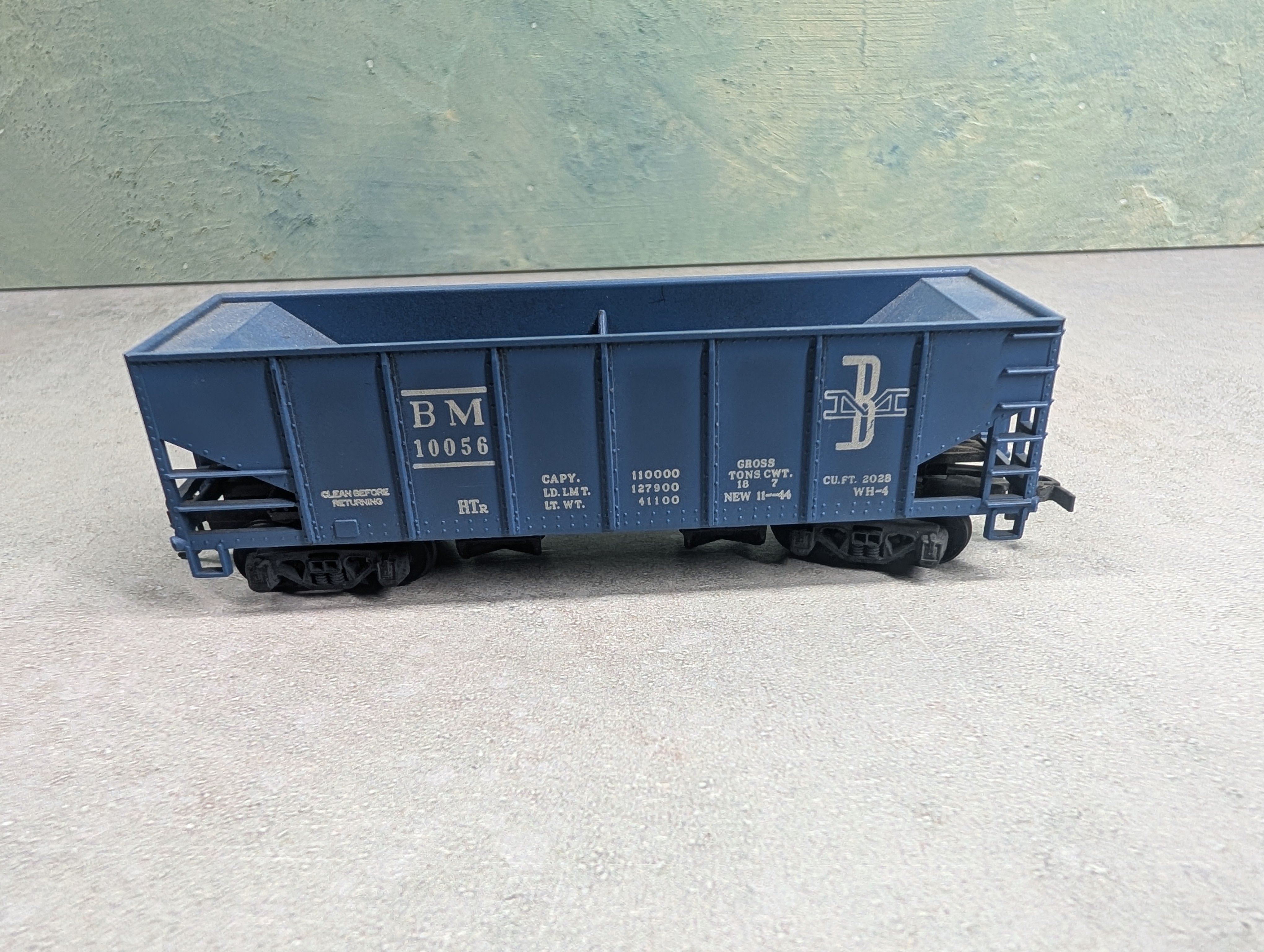 USED Tyco HO Scale Operating Hopper Boston and Maine BM #10056