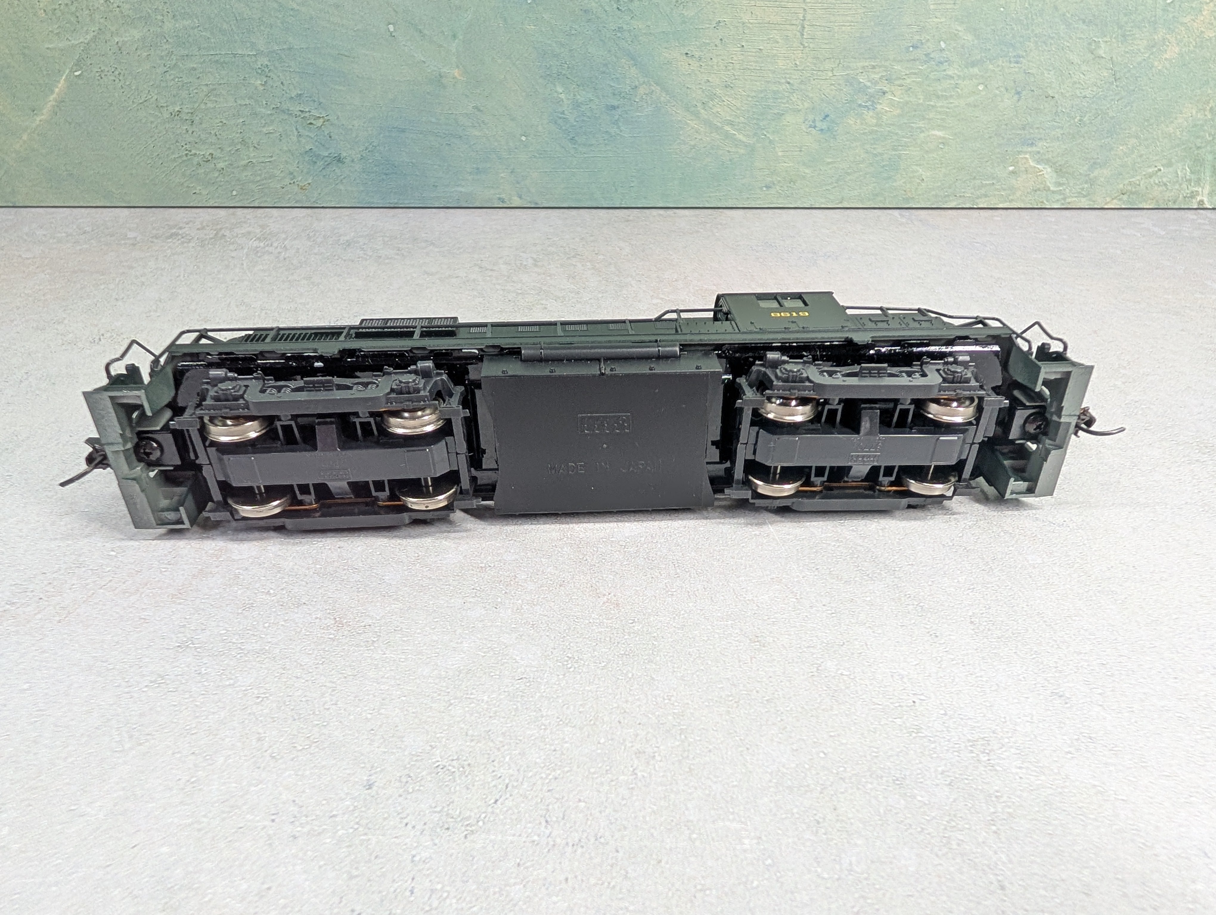 USED Atlas 7091 HO Scale Kato RS-11 Diesel Locomotive Pennsylvania #8619 Runs Great! DC