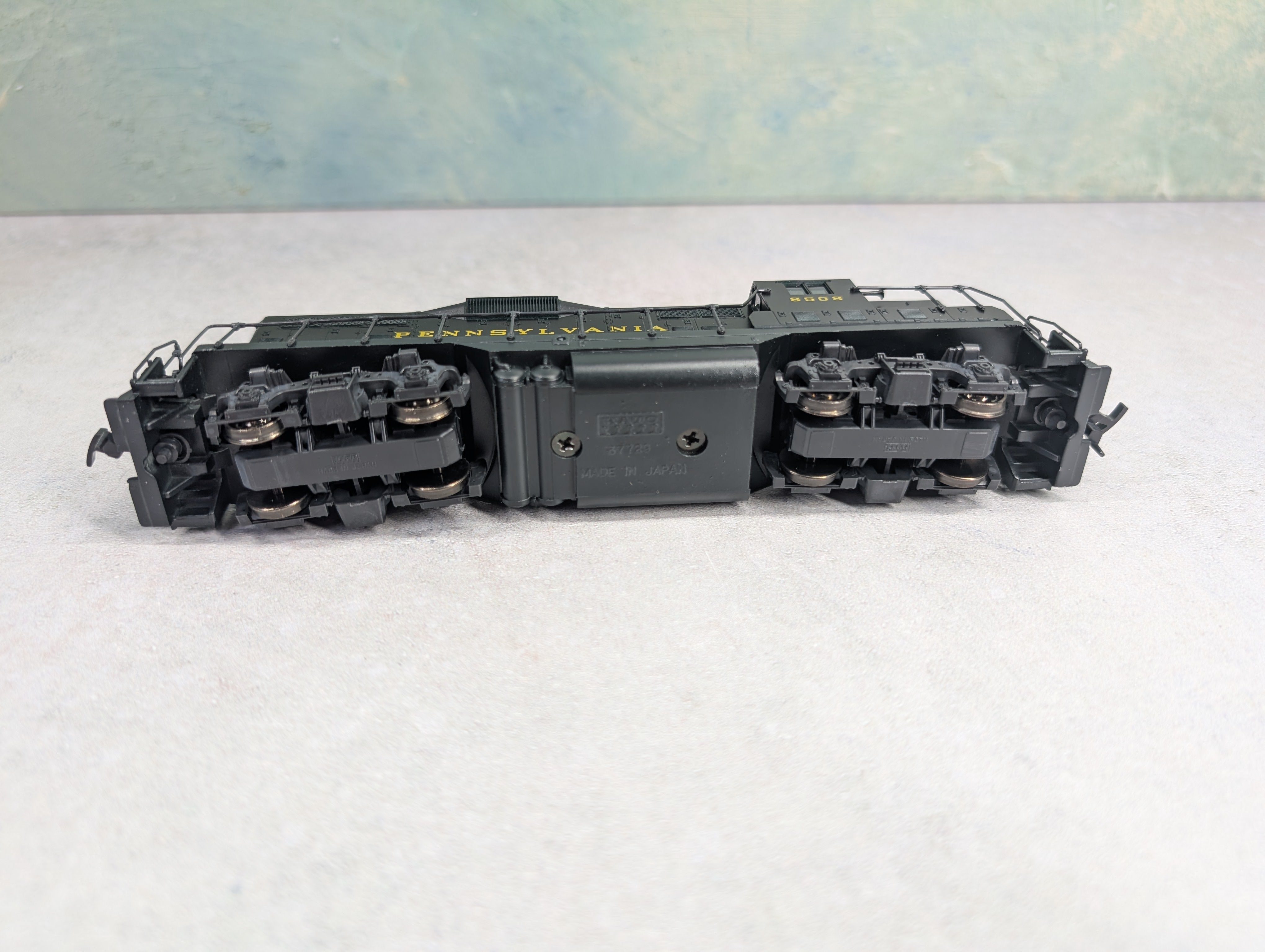 USED Atlas 8212 HO Scale Kato GP-7 Diesel Locomotive Pennsylvania #8508 Runs Great! DC