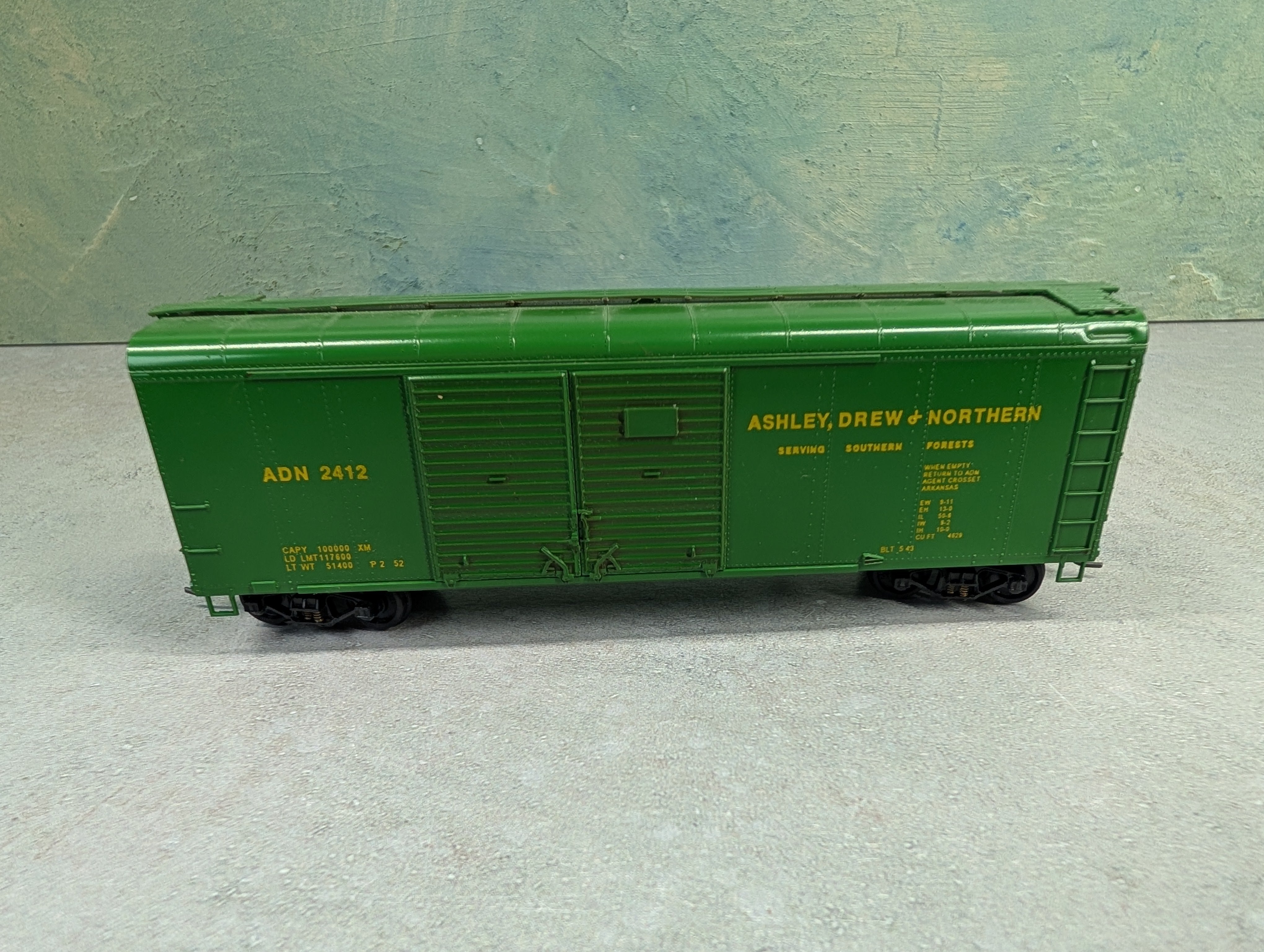 USED Bowser HO Scale Round Top Box Car Ashley, Drew and Northern ADN #2412