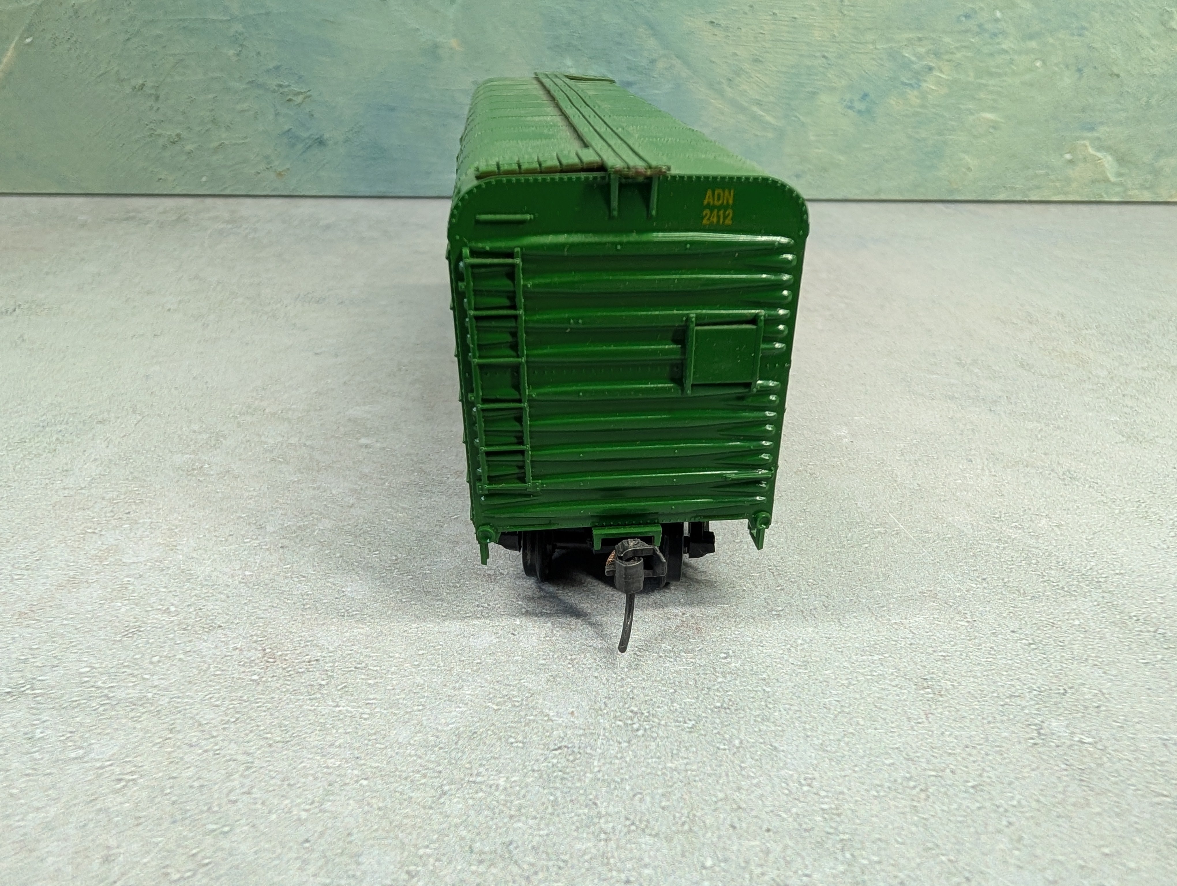 USED Bowser HO Scale Round Top Box Car Ashley, Drew and Northern ADN #2412