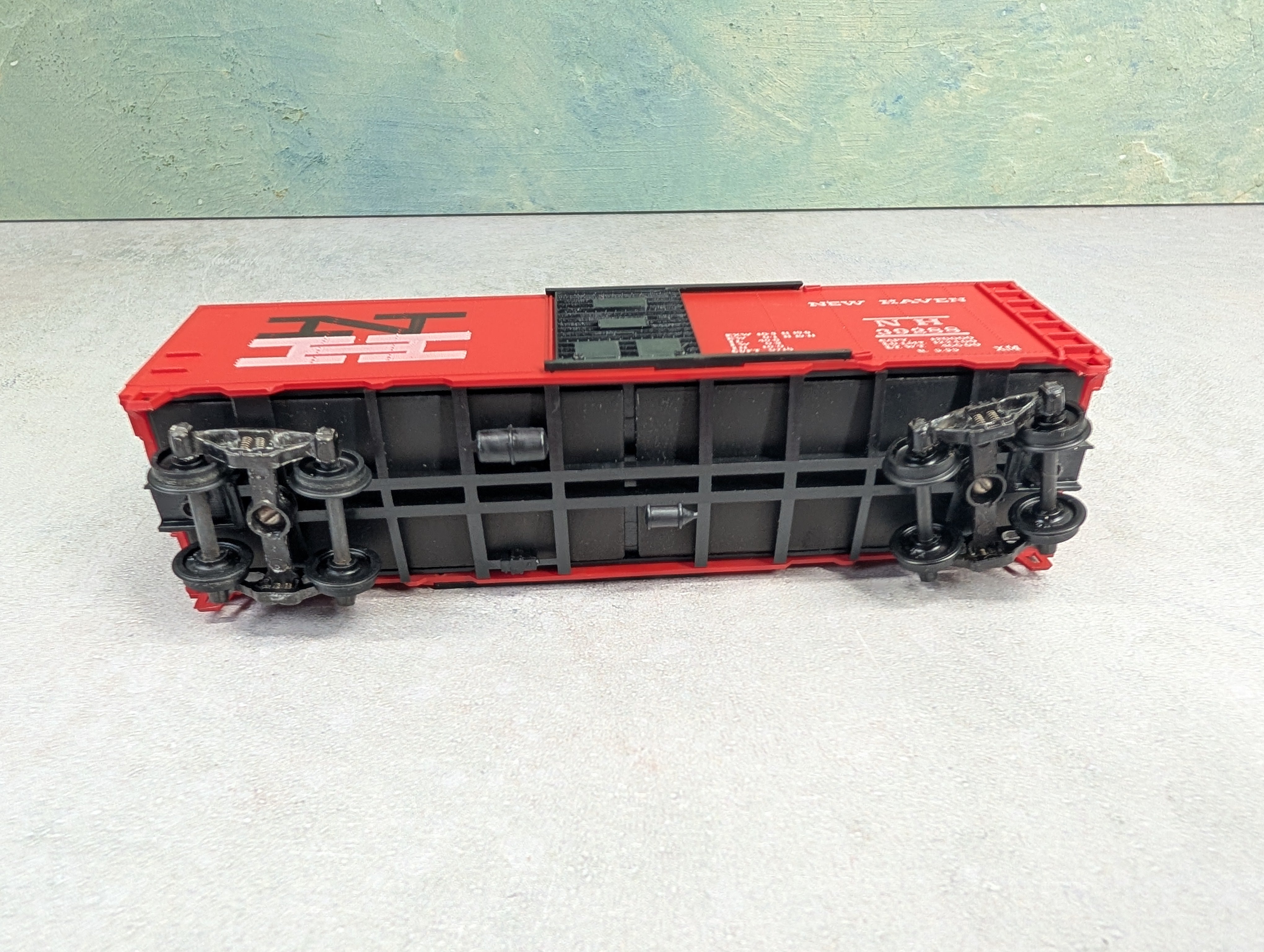 USED Athearn HO Scale 40' Box Car New Haven NH #39288