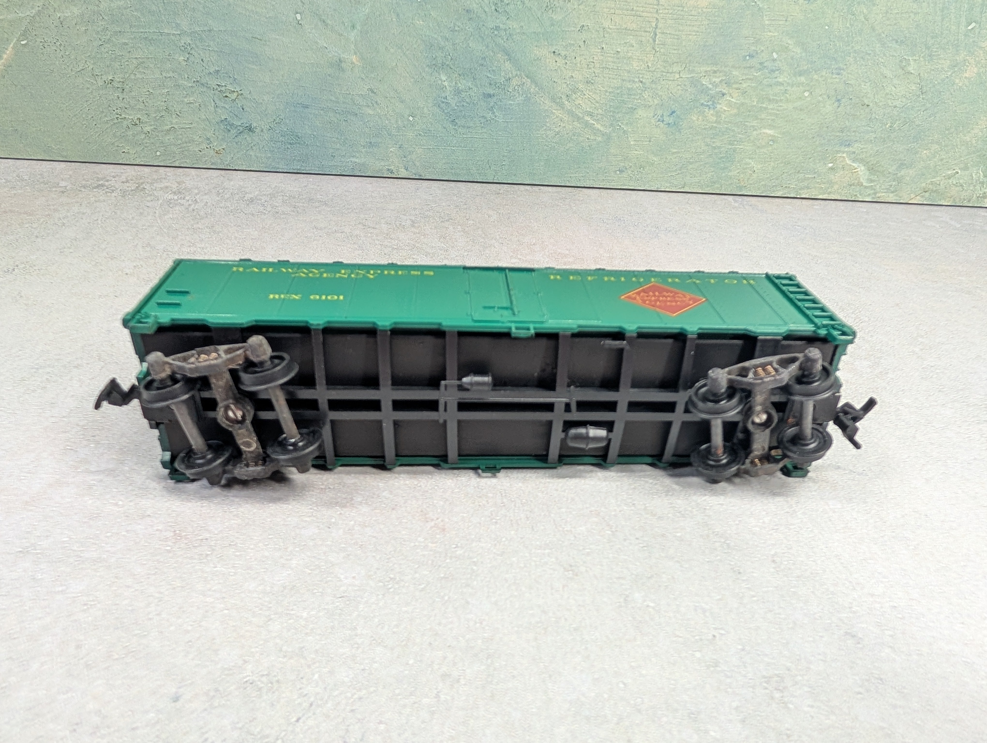 USED Athearn HO Scale 40' Box Car Railway Express Agency REX #6101
