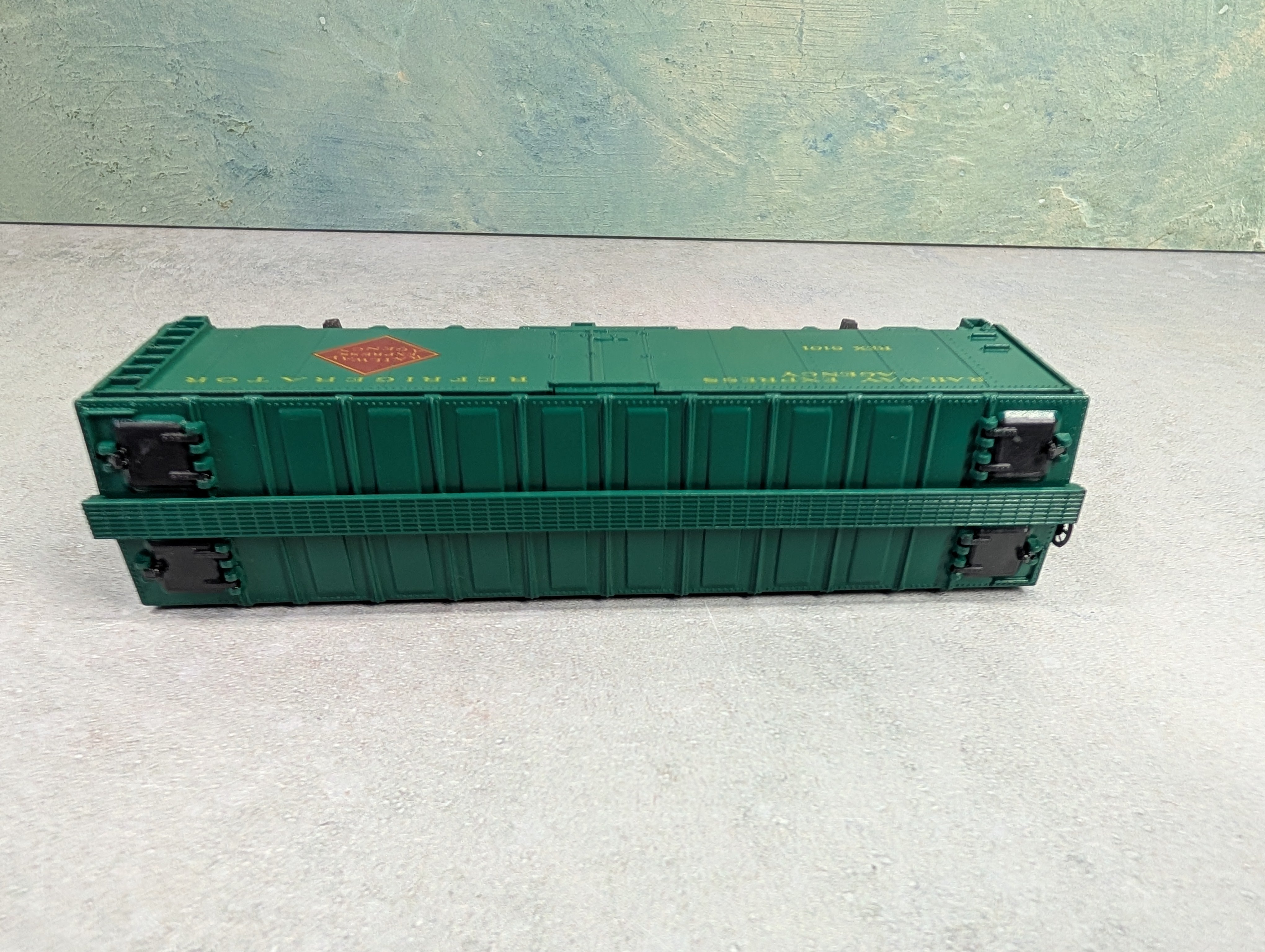 USED Athearn HO Scale 40' Box Car Railway Express Agency REX #6101