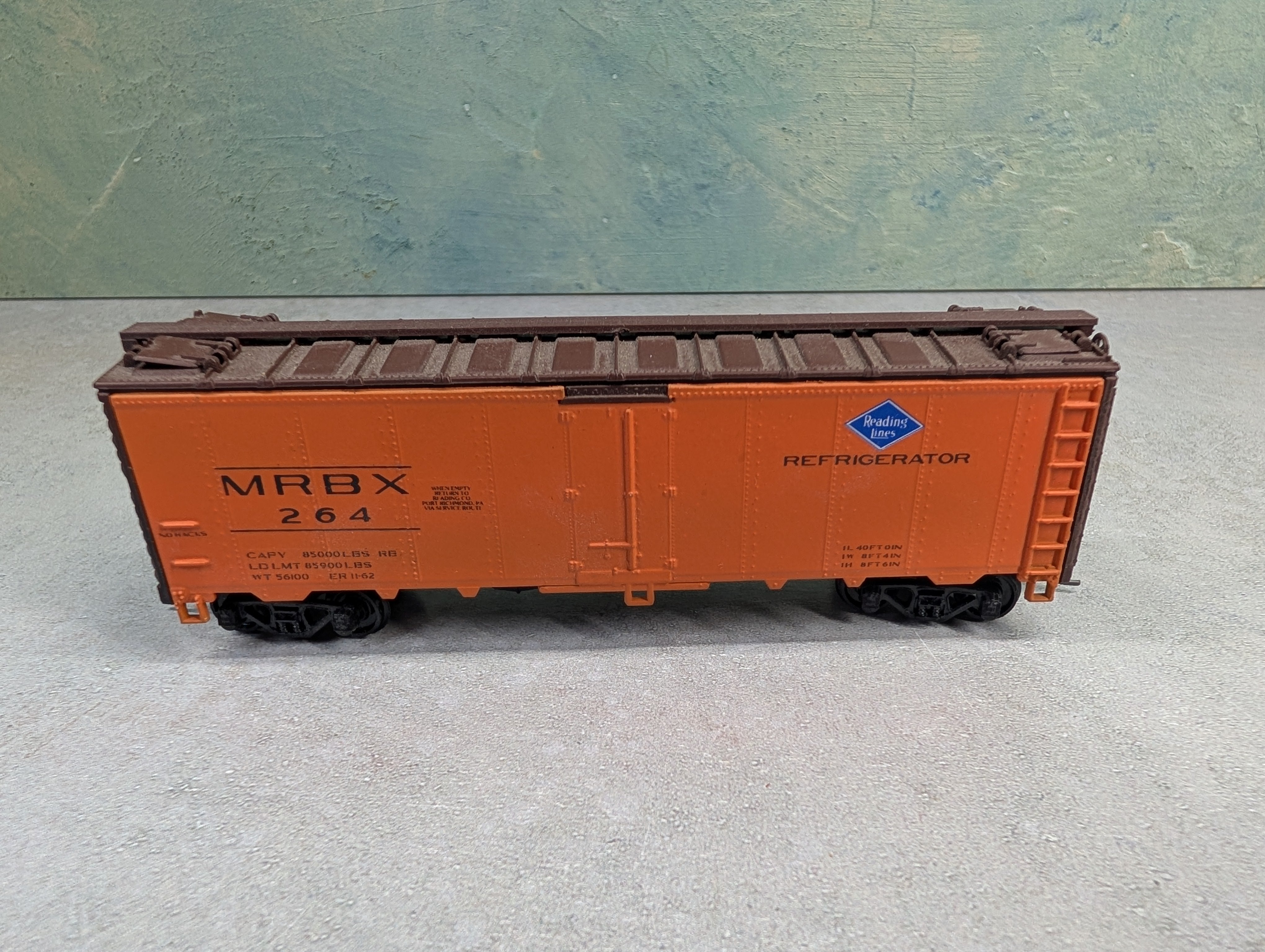 USED Athearn HO Scale 40' Reefer Reading Lines MRBX #264