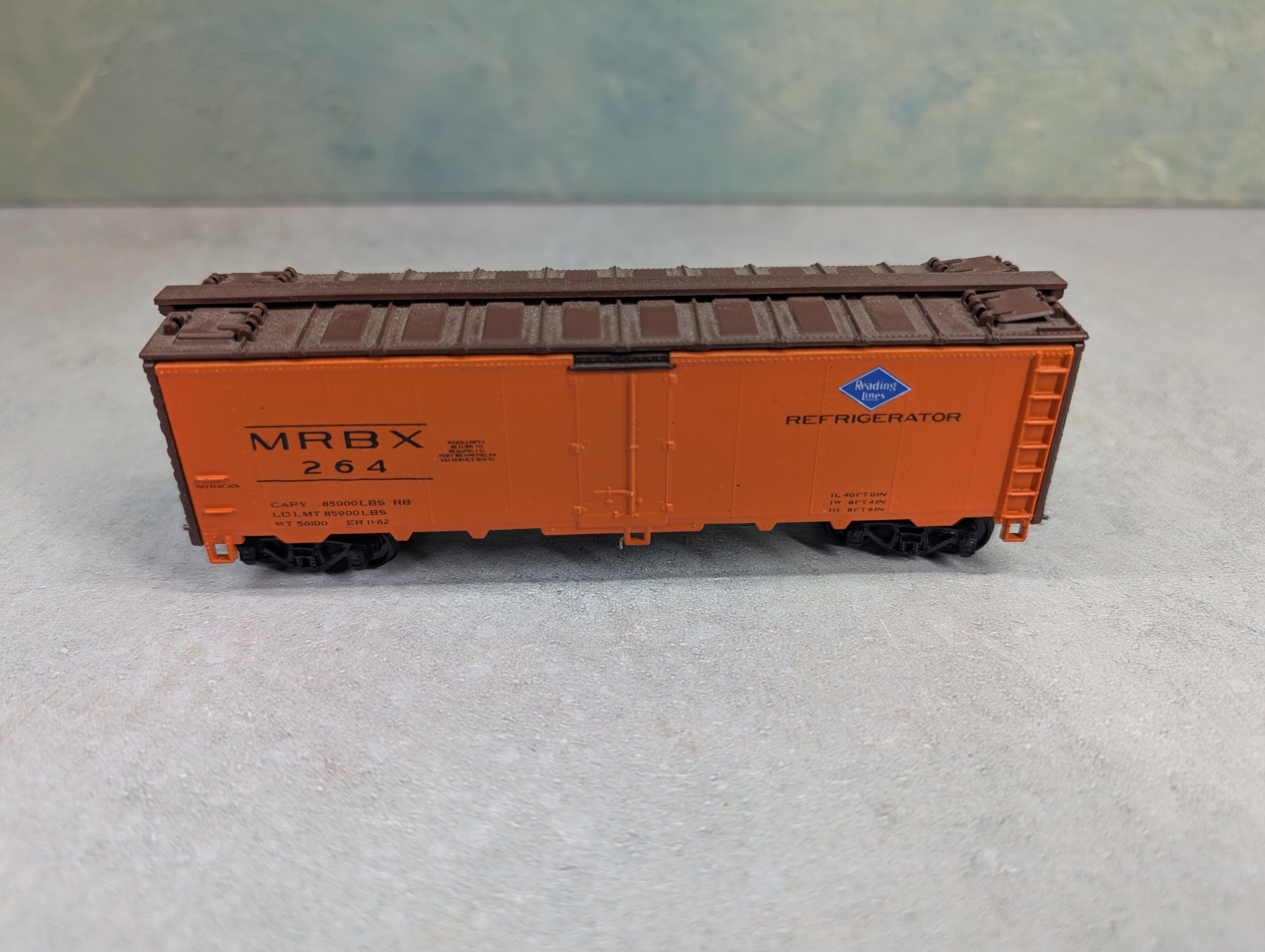 USED Athearn HO Scale 40' Reefer Reading Lines MRBX #264