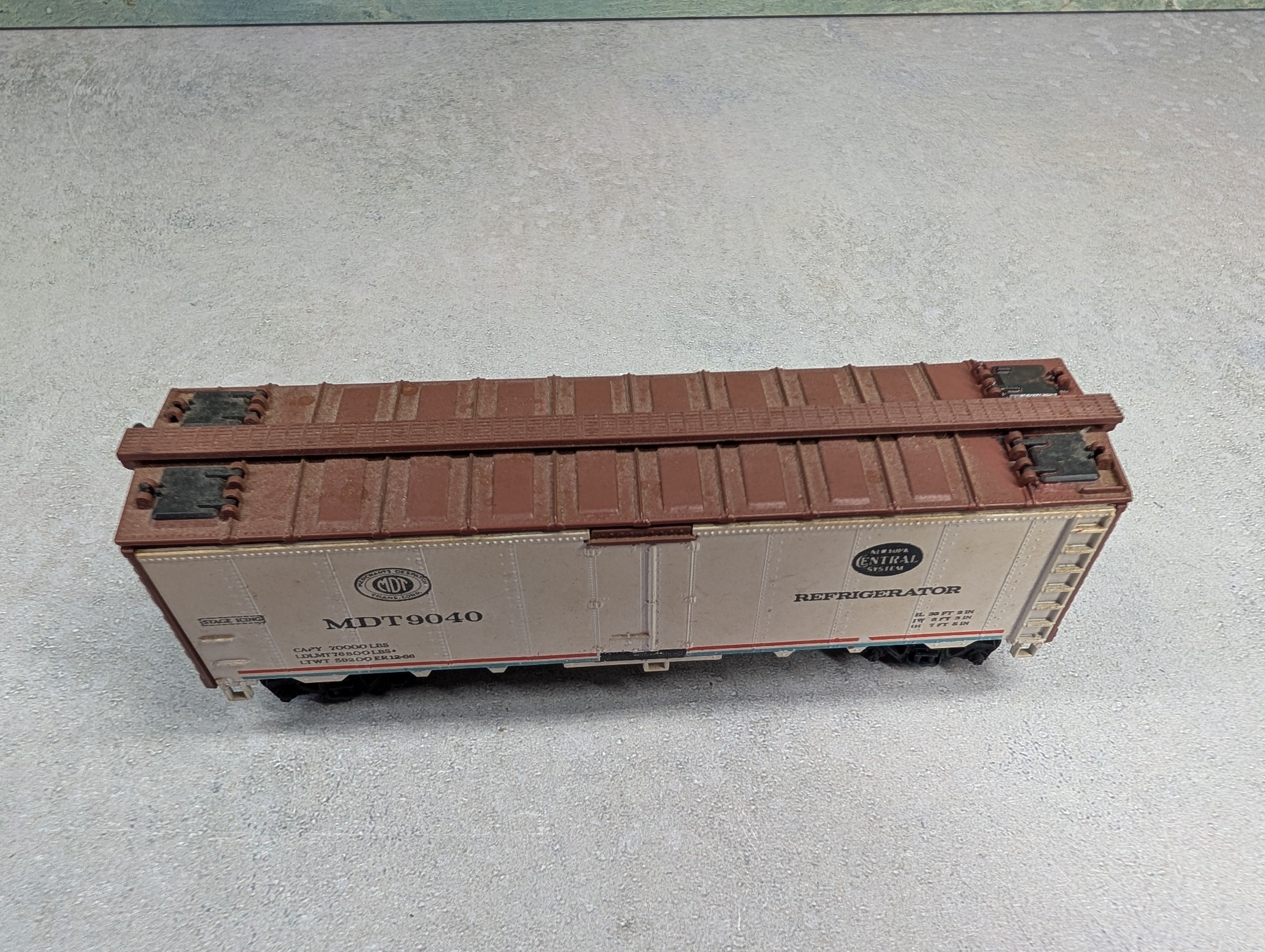 USED Athearn HO Scale 40' Reefer New York Central MDT #9040