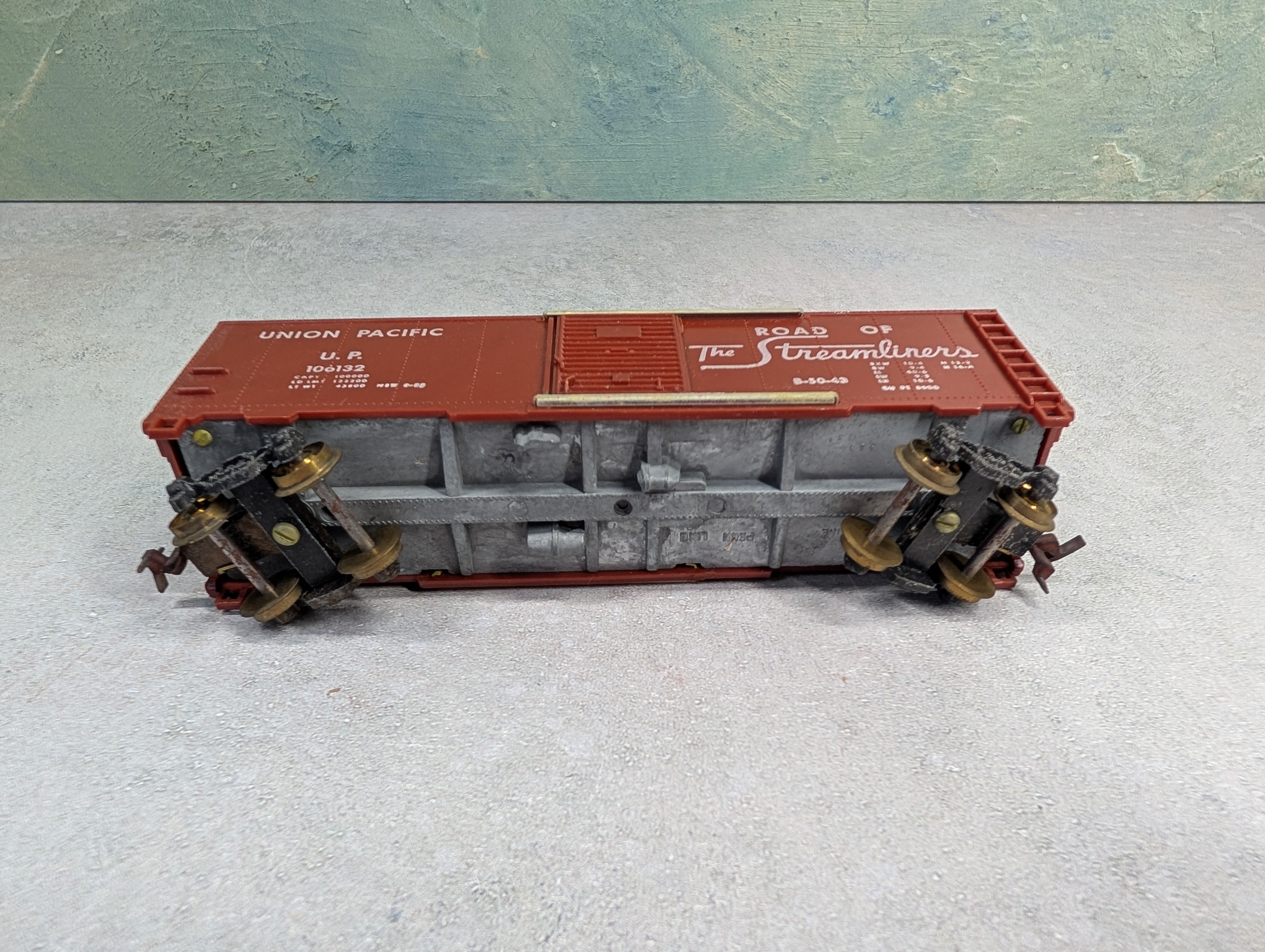 USED PENN LINE HO Scale 40' Box Car Union Pacific UP #106132