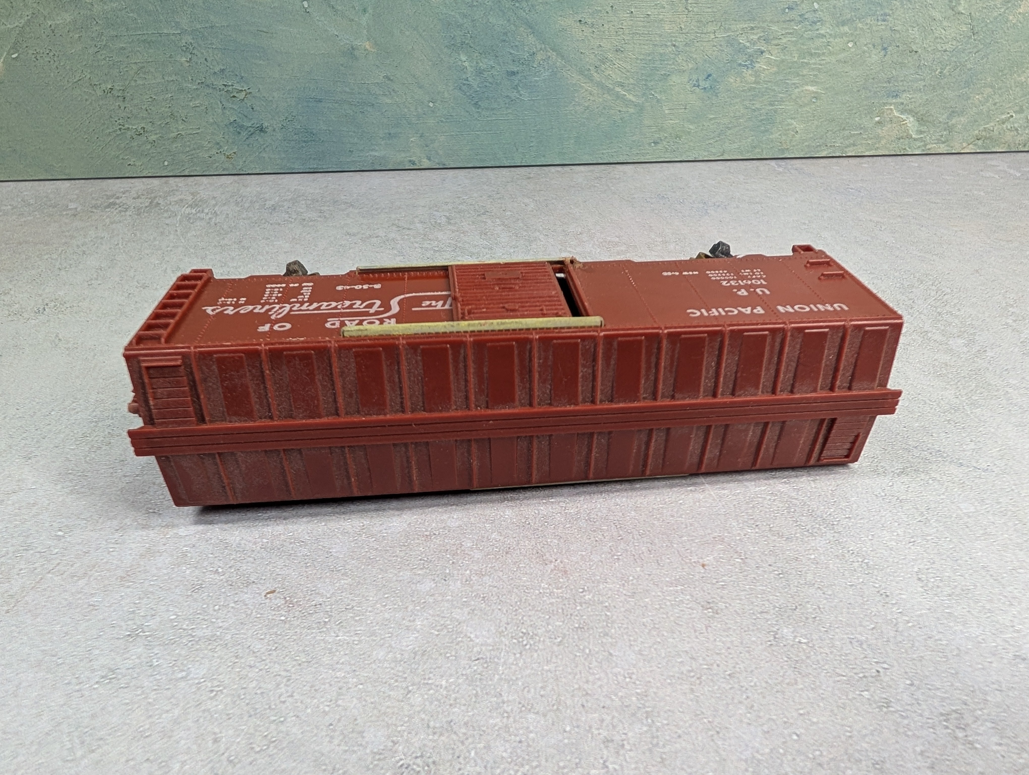 USED PENN LINE HO Scale 40' Box Car Union Pacific UP #106132