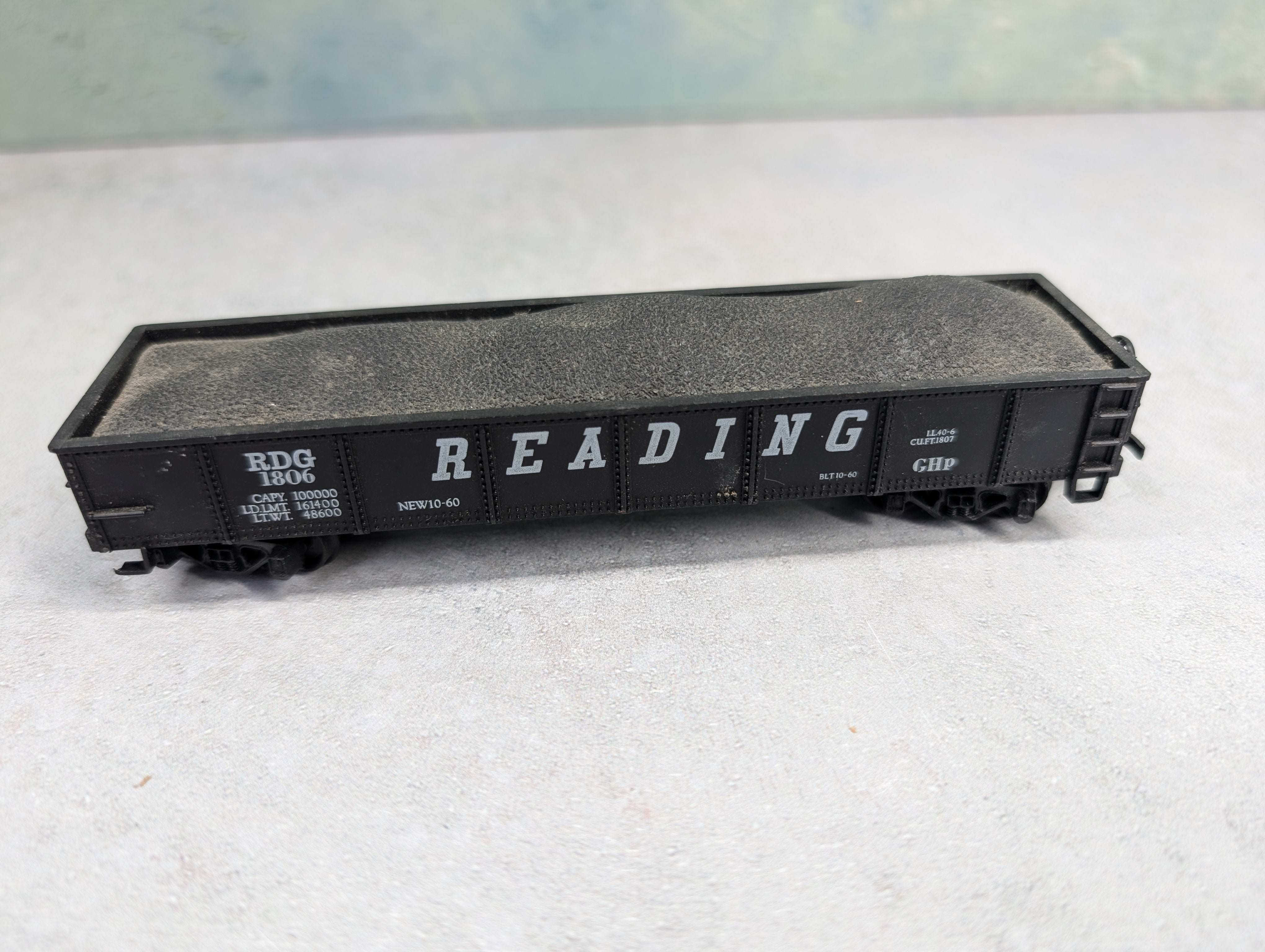 USED AHM HO Scale Gondola w/ Load Reading RDG #1806