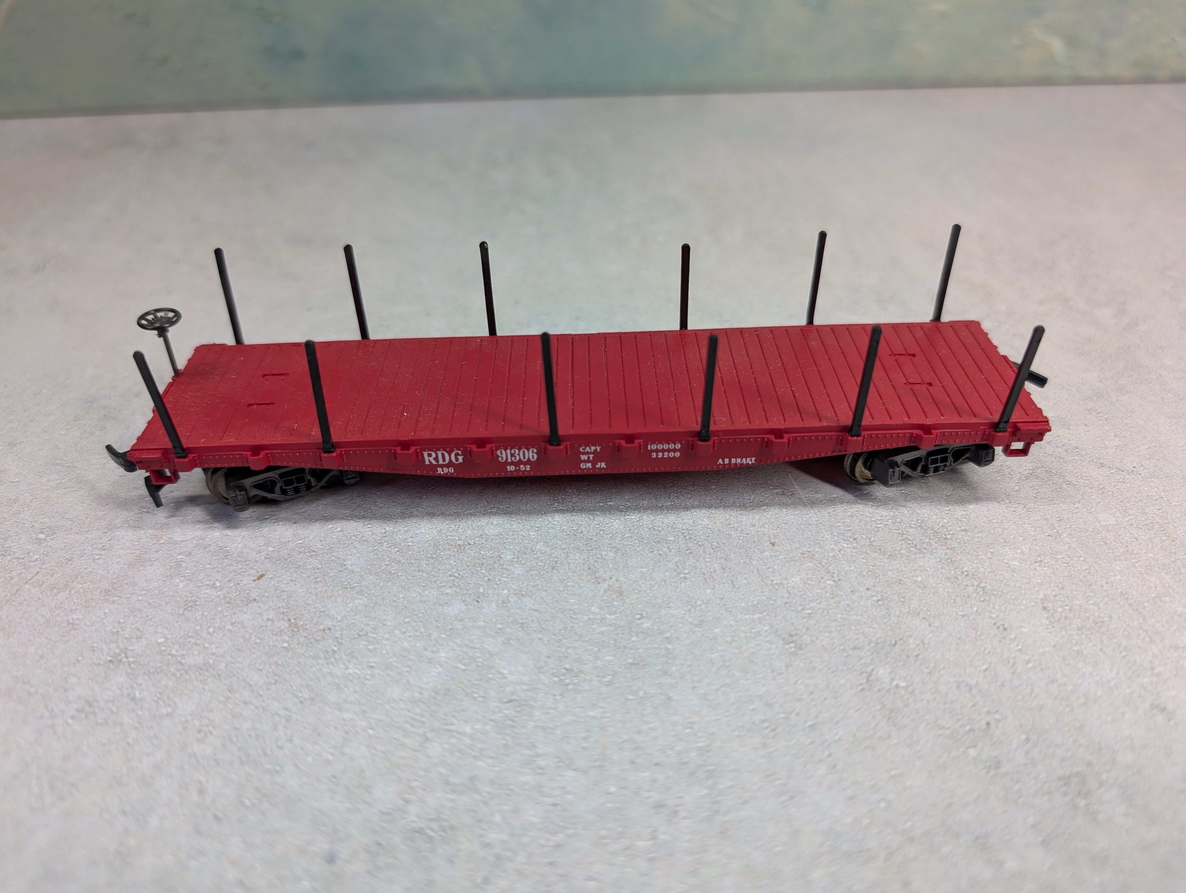USED HO Scale Stake Flat Car Reading RDG #91306
