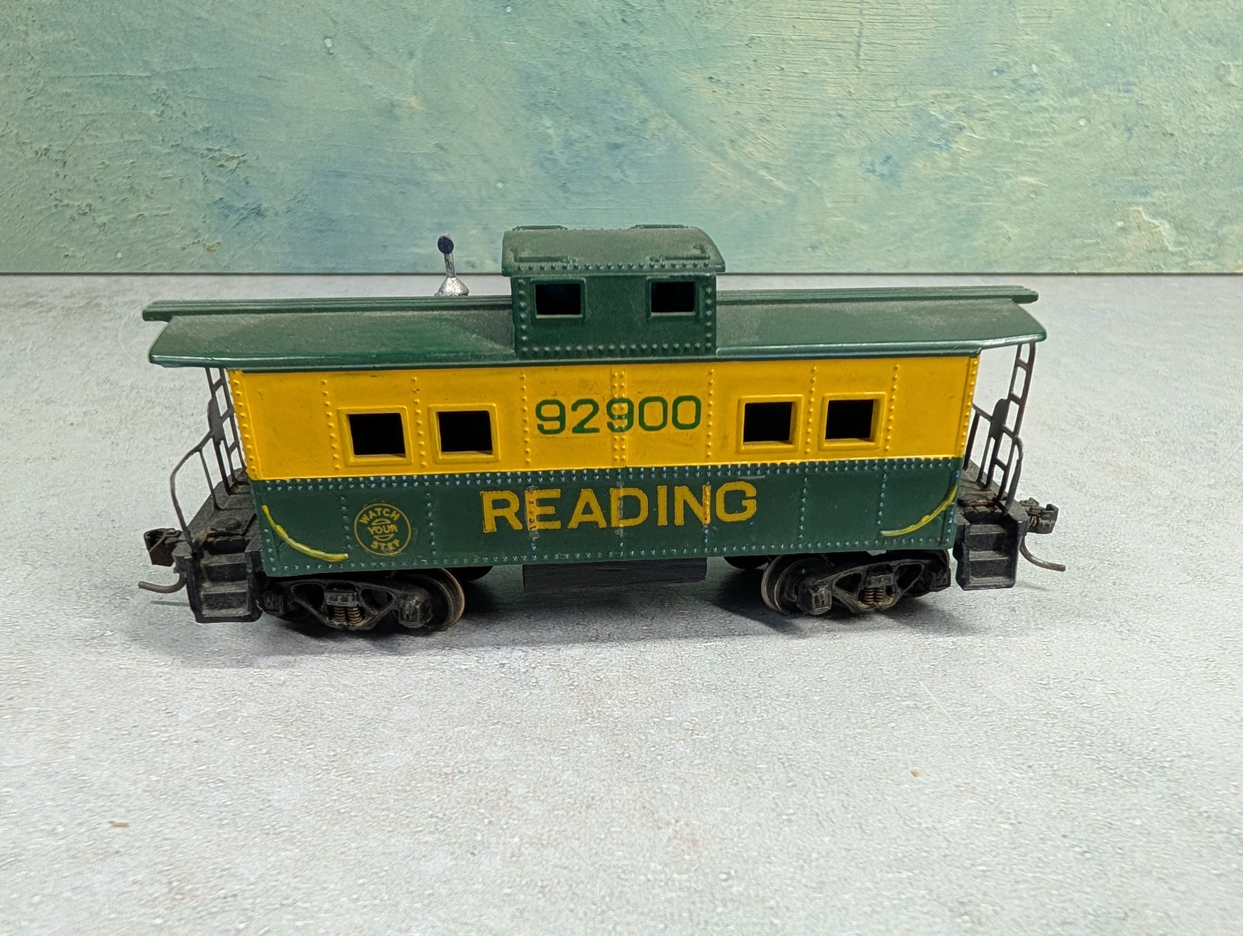 USED HO Scale Caboose Reading RDG #92900