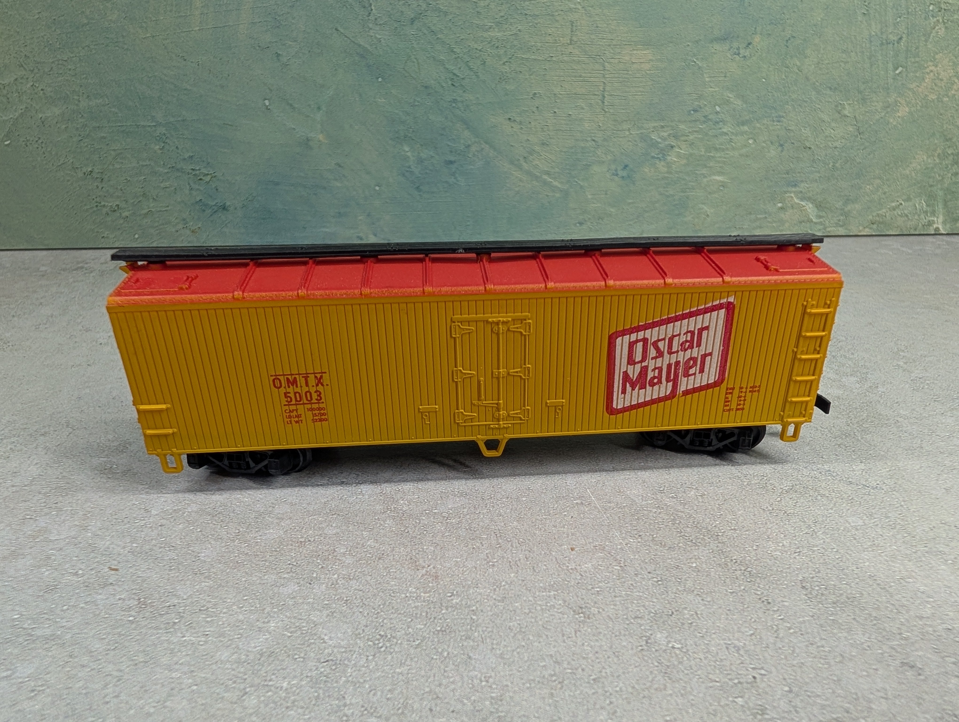 USED Roco HO Scale Wooden Billboard Box Car Oscar Mayer OMTX #5003