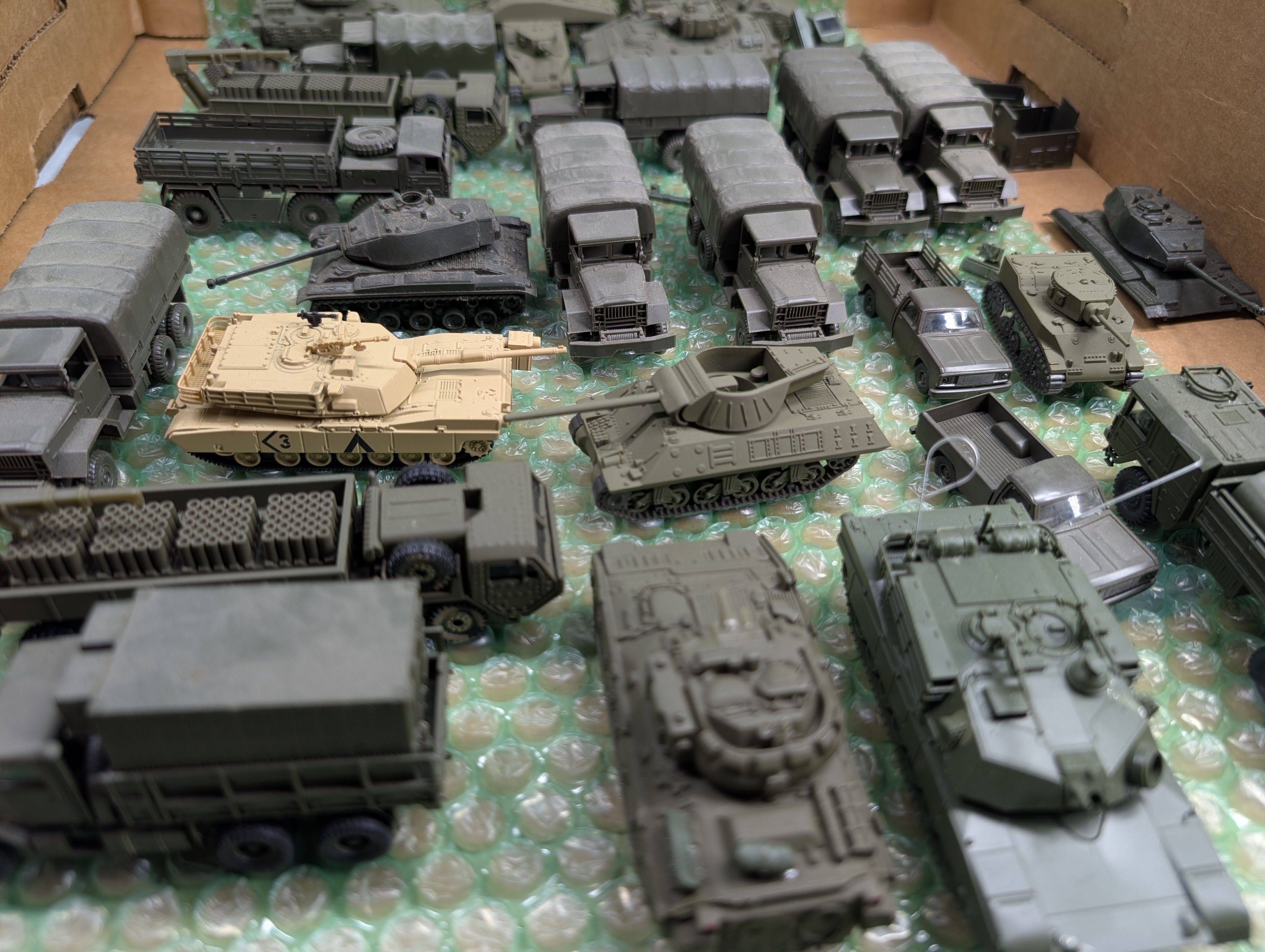 USED Roco HO Scale Lot of Various Army Tank Cars, Vehicles, Parts and more, MiniTanks