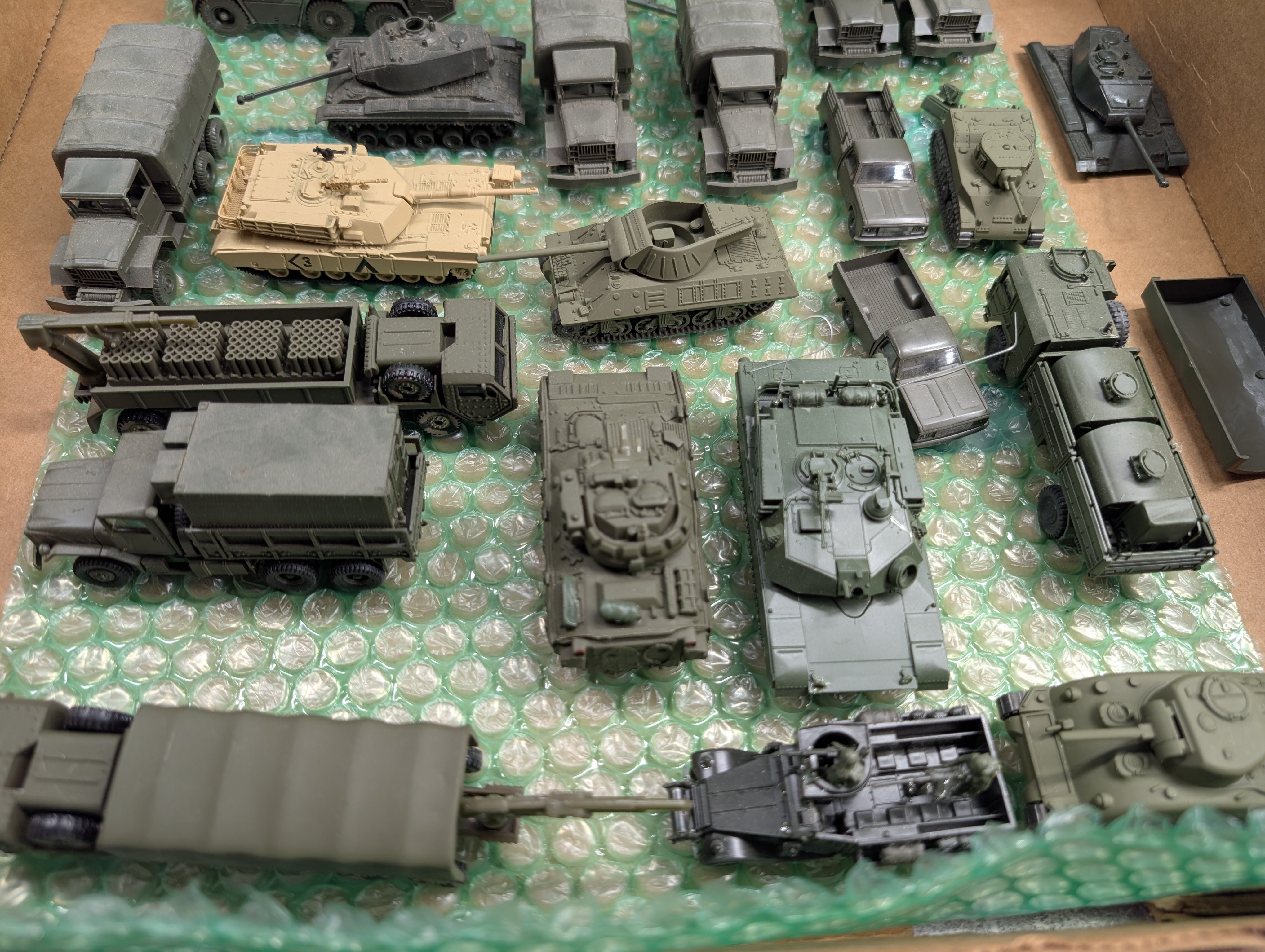 USED Roco HO Scale Lot of Various Army Tank Cars, Vehicles, Parts and more, MiniTanks