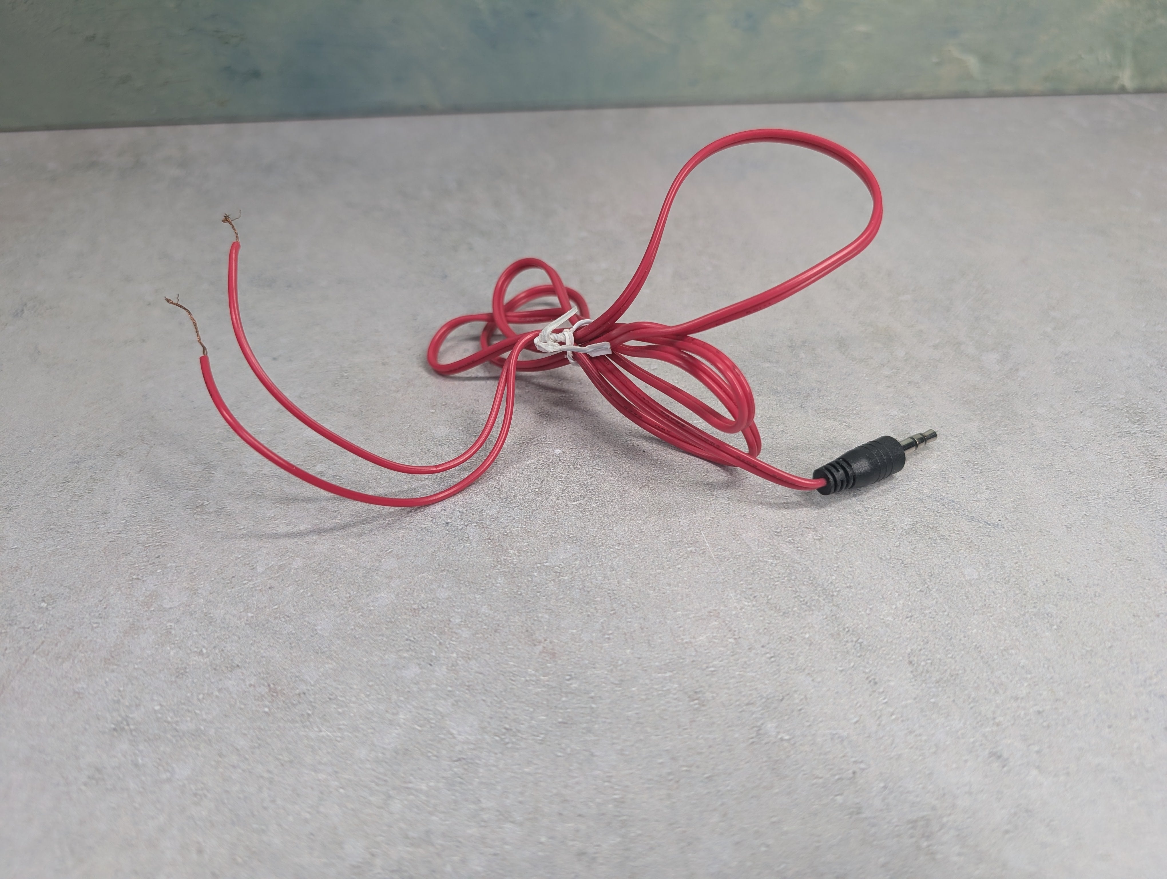 USED Bachmann MULTI Scale Red Wire with Jack Plug and Stripped Ends