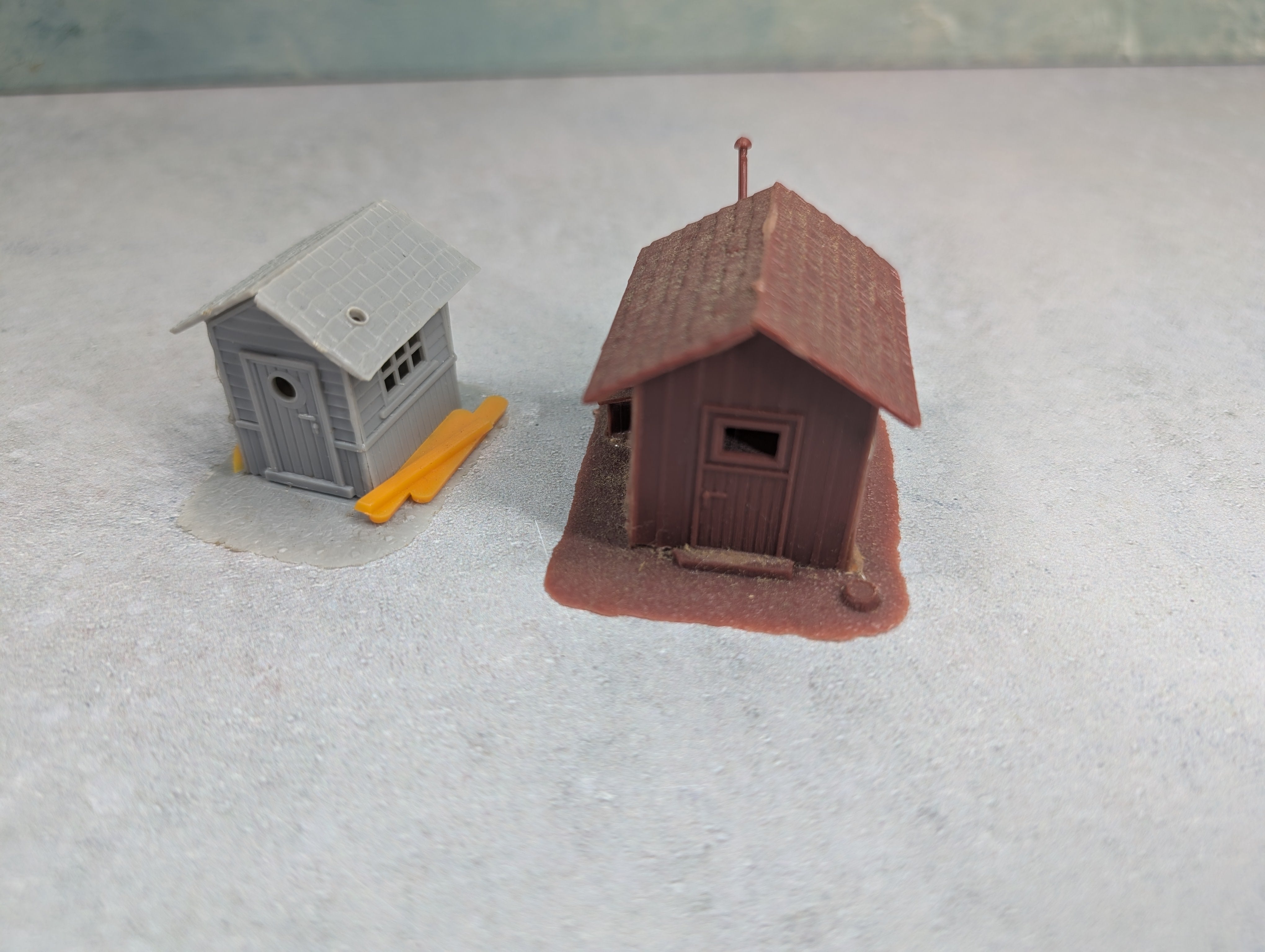 USED HO Scale Shanty Buildings (2 pcs)