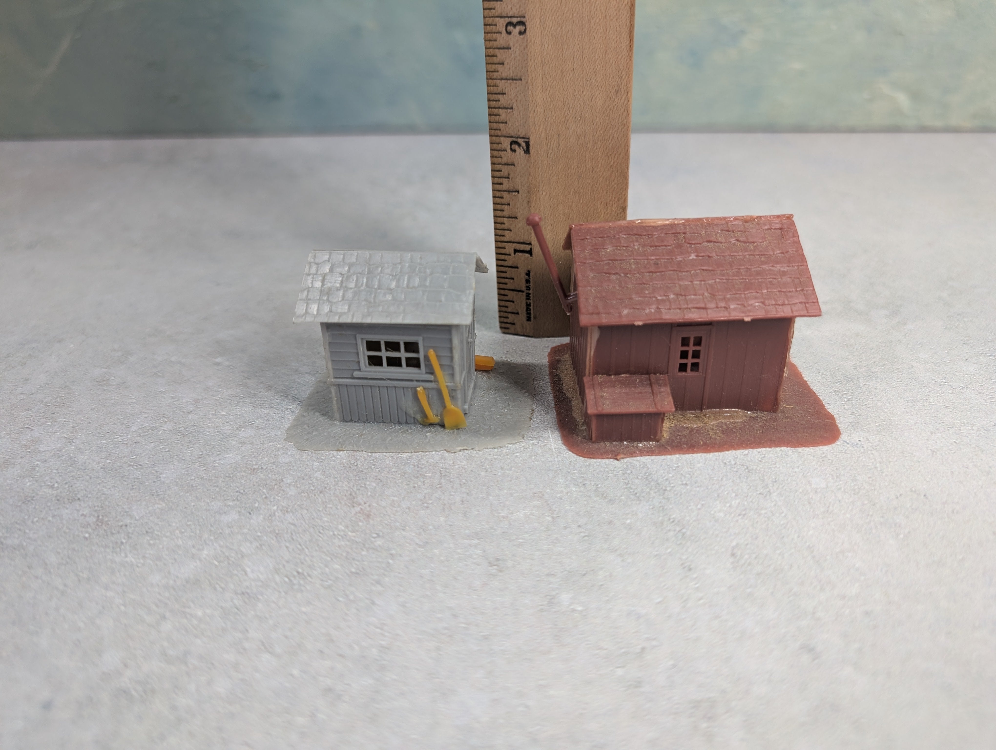 USED HO Scale Shanty Buildings (2 pcs)