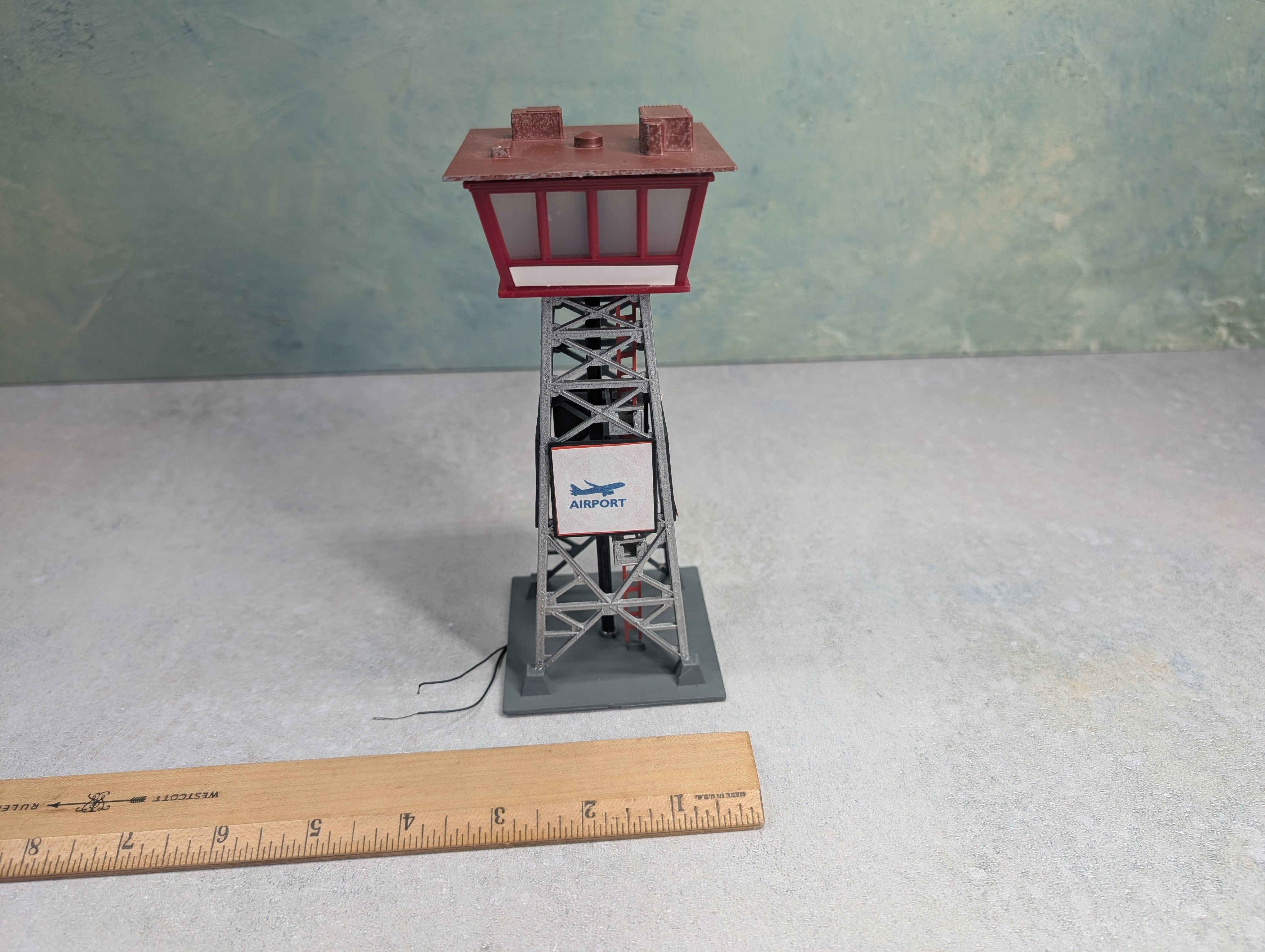 USED ROC HO Scale Lighted Yard Tower w/ Airplane Signs