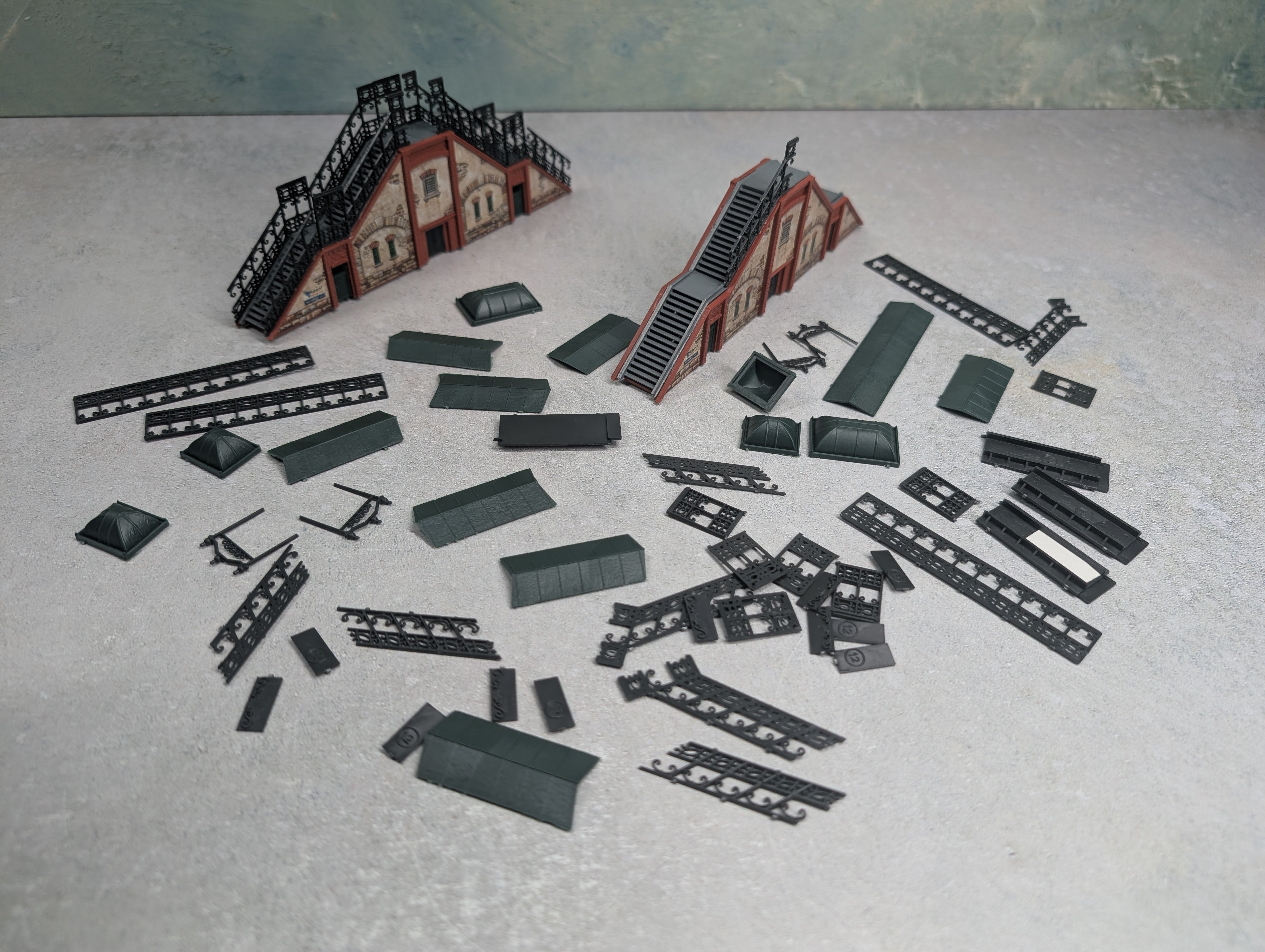 USED Pola N Scale Covered Pedestrian Bridge