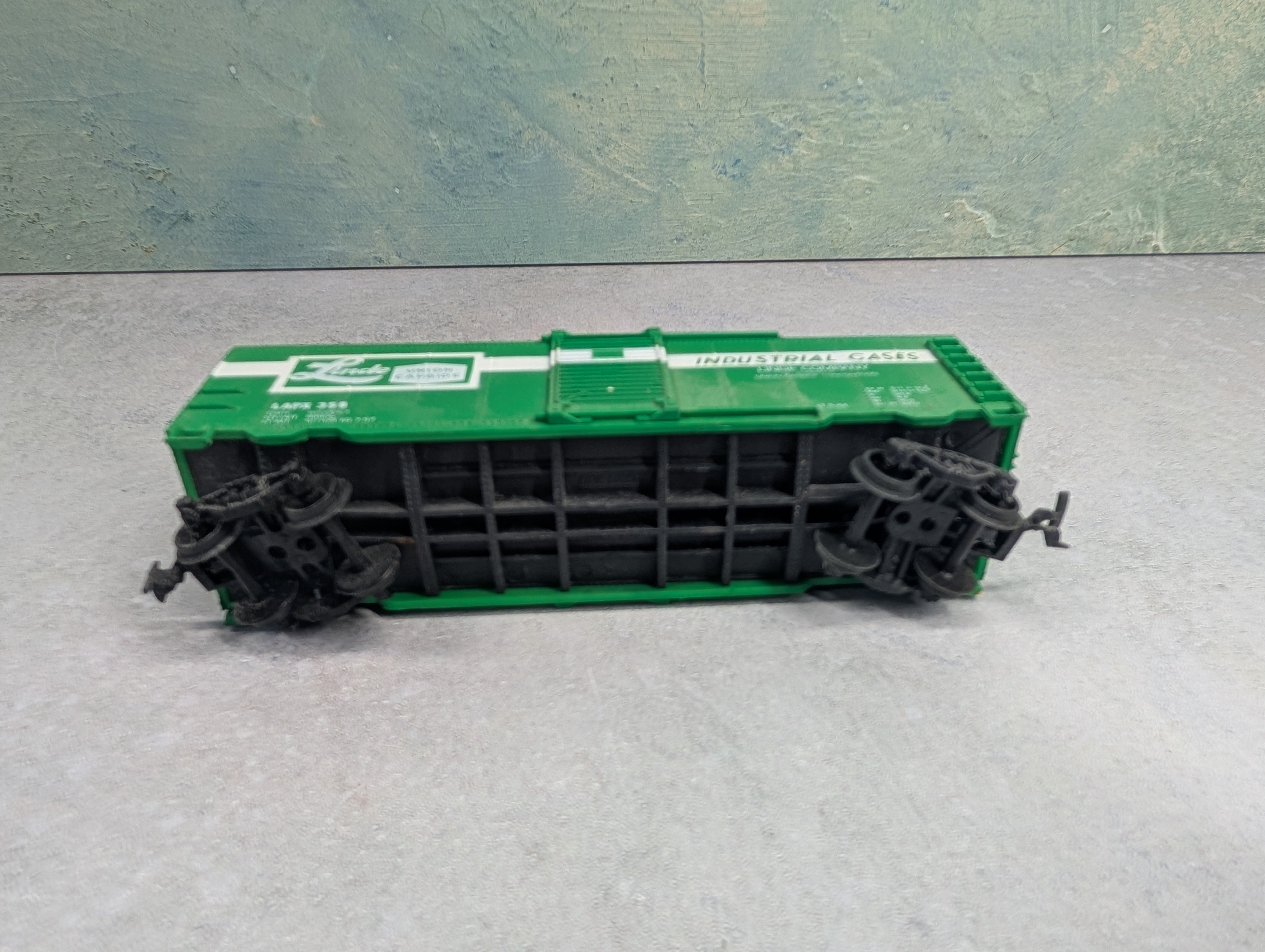 USED Life-Like HO Scale 40' Box Car Linde Union Carbide LAPX #358