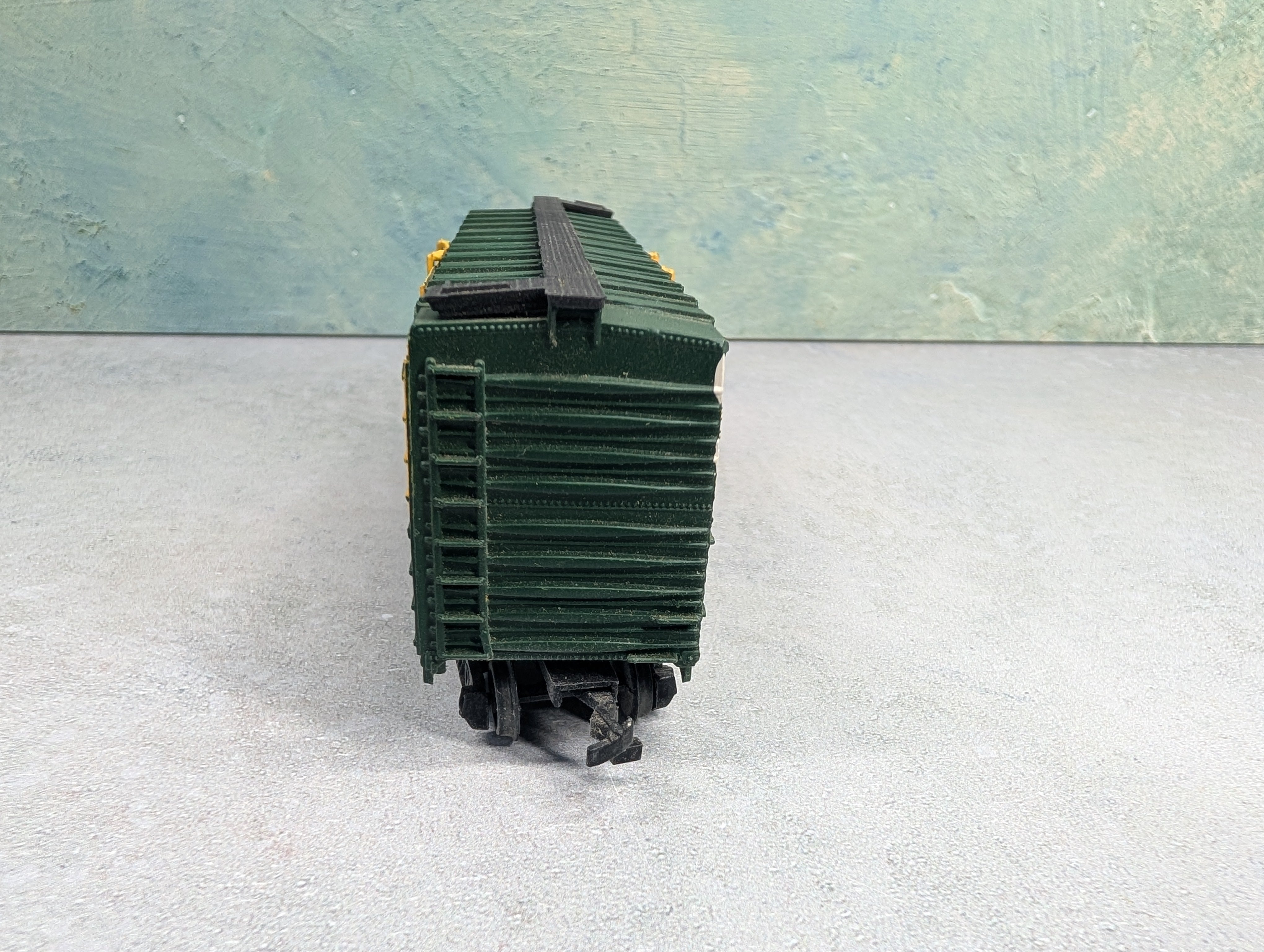 USED Bachmann HO Scale 40' Cattle Stock Car Chicago & North Western CNW #14332