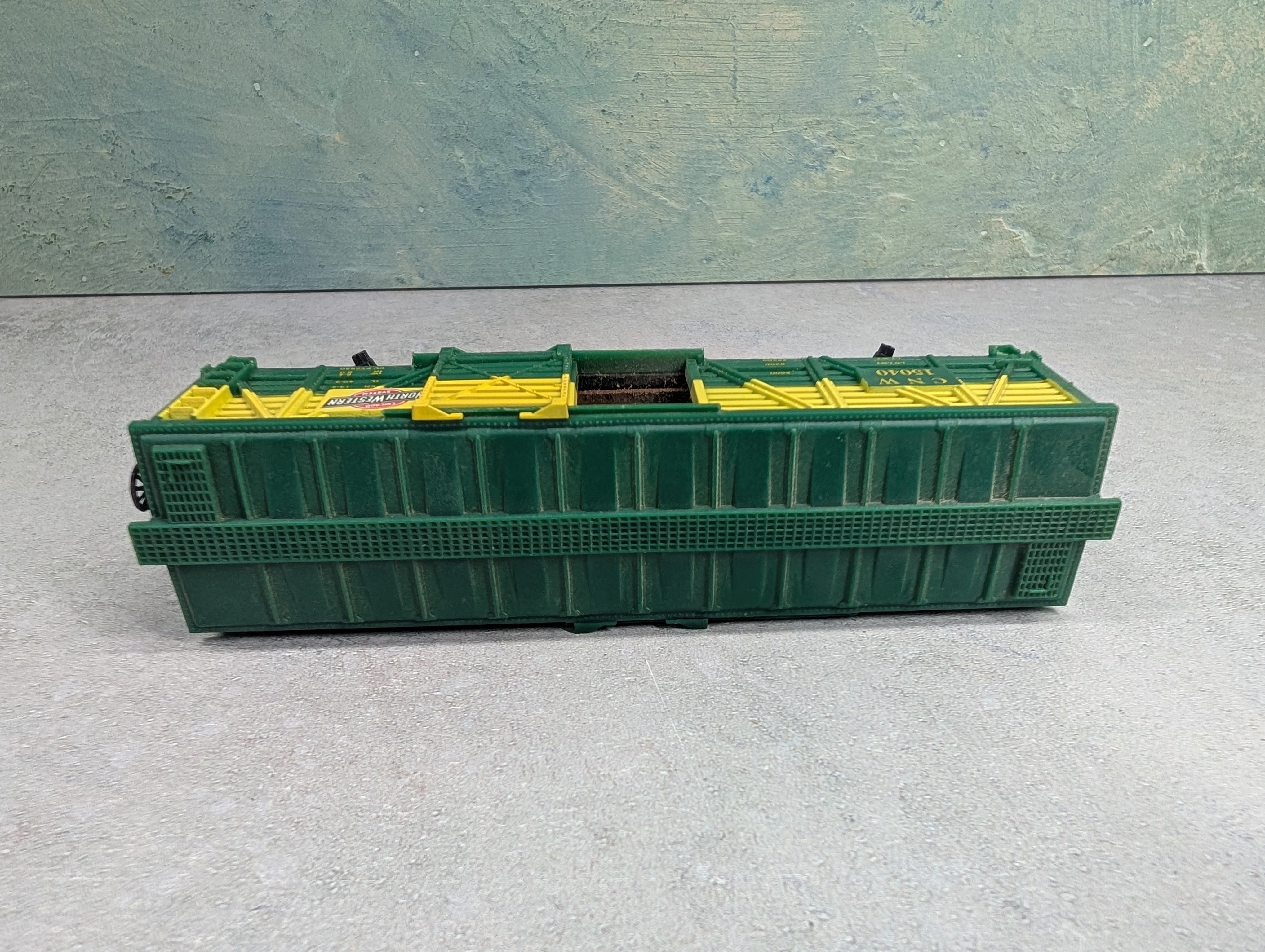 USED Life-Like HO Scale 42' Cattle Stock Car Chicago & North Western CNW #15040