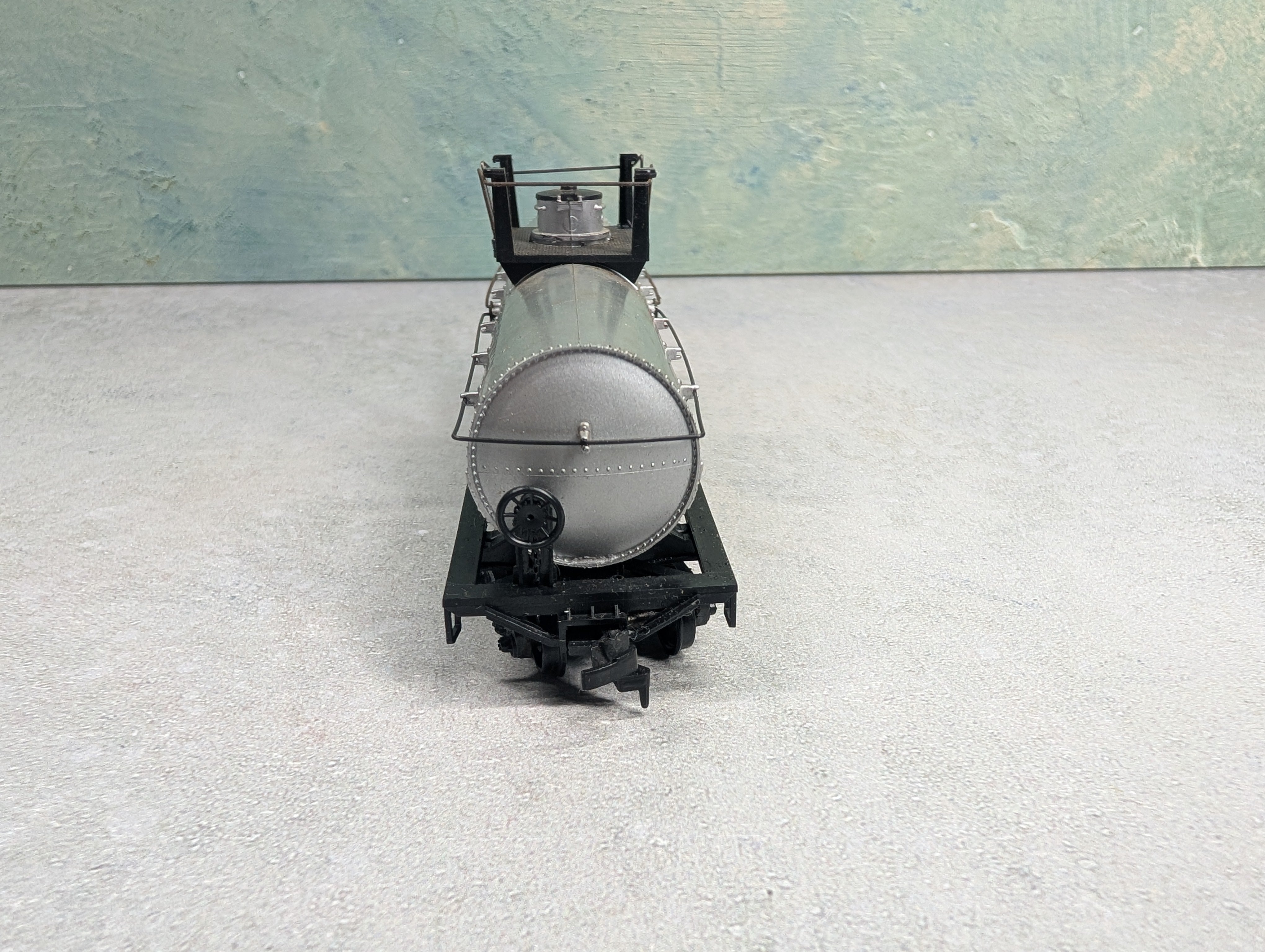 USED Athearn HO Scale Single Dome Tank Car Dupont SHPX #3246