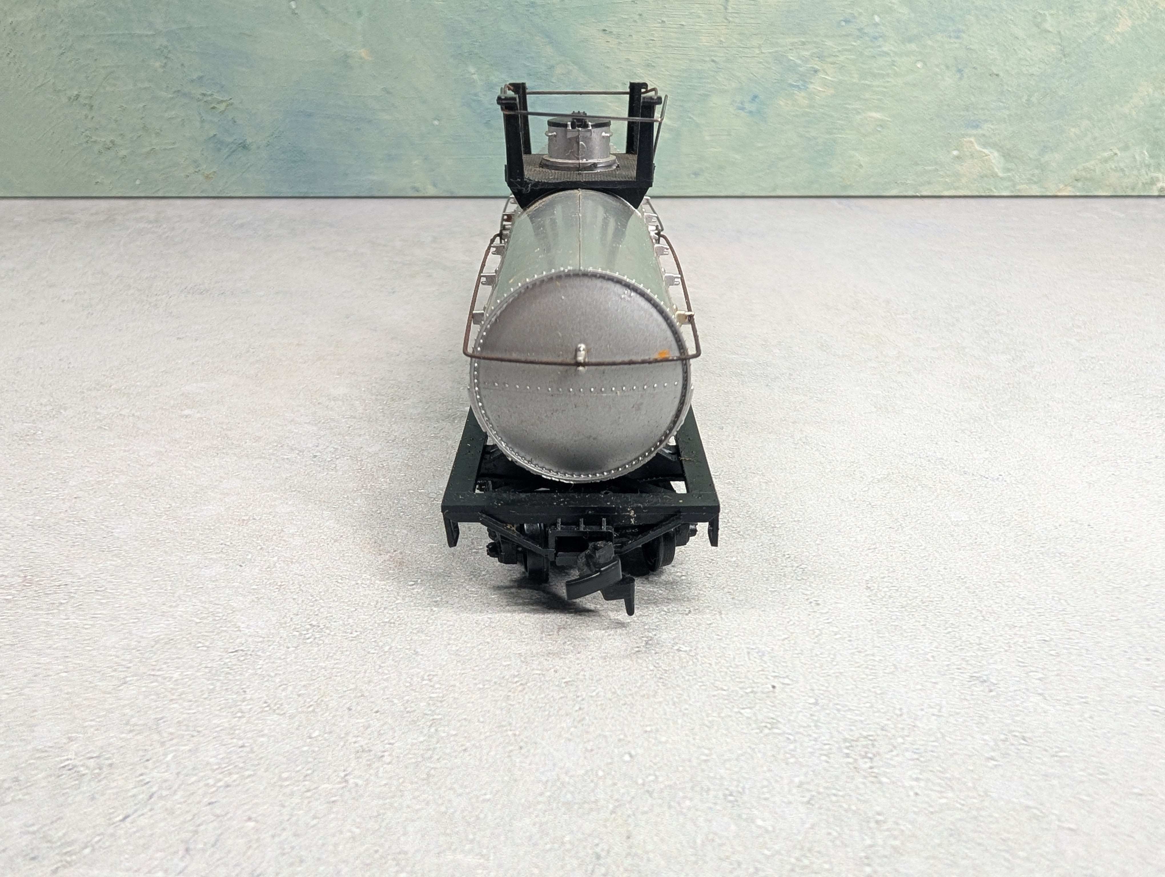 USED Athearn HO Scale Single Dome Tank Car Dupont SHPX #3246