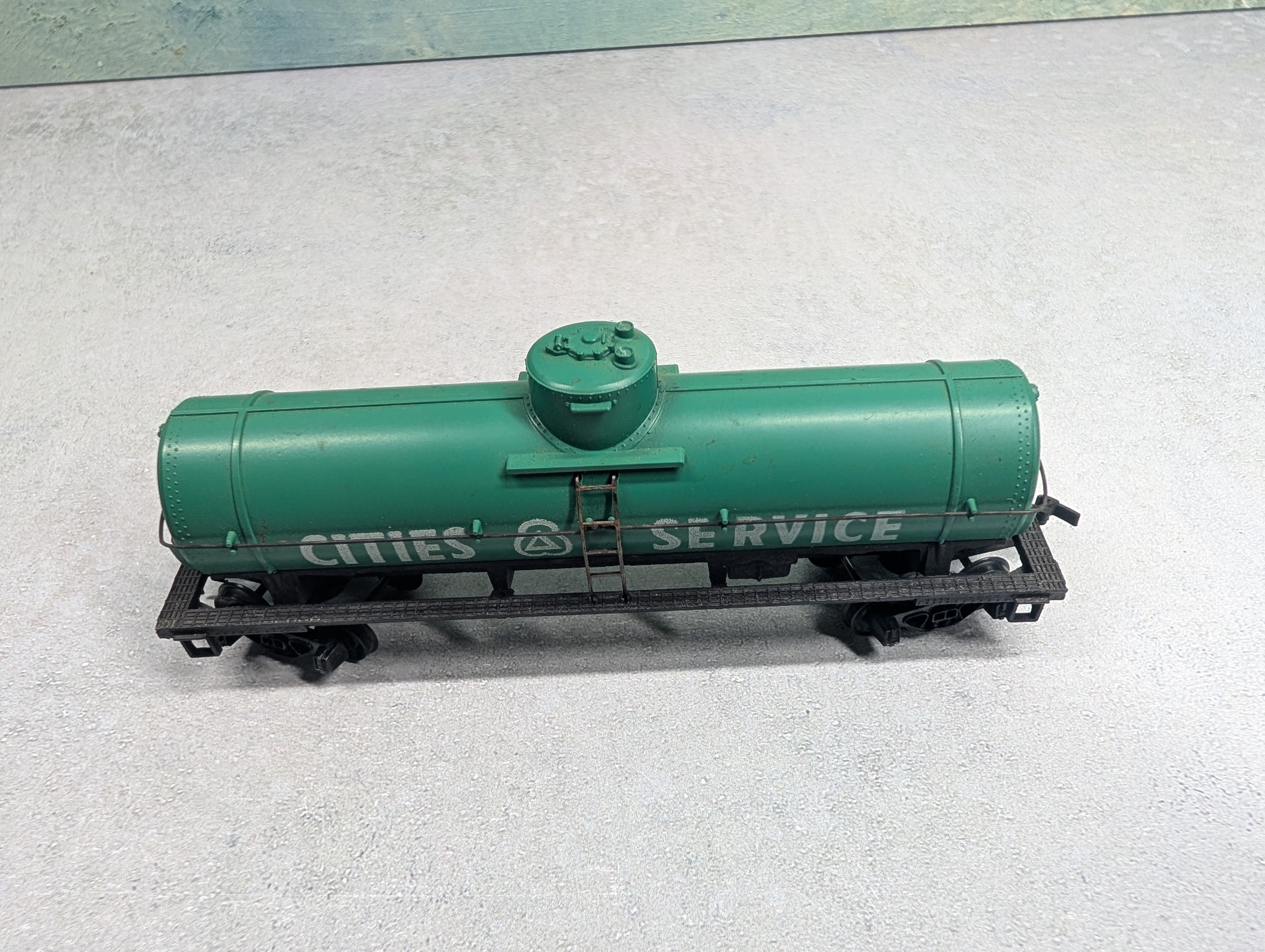 USED Mantua HO Scale Single Dome Tank Car Cities Service
