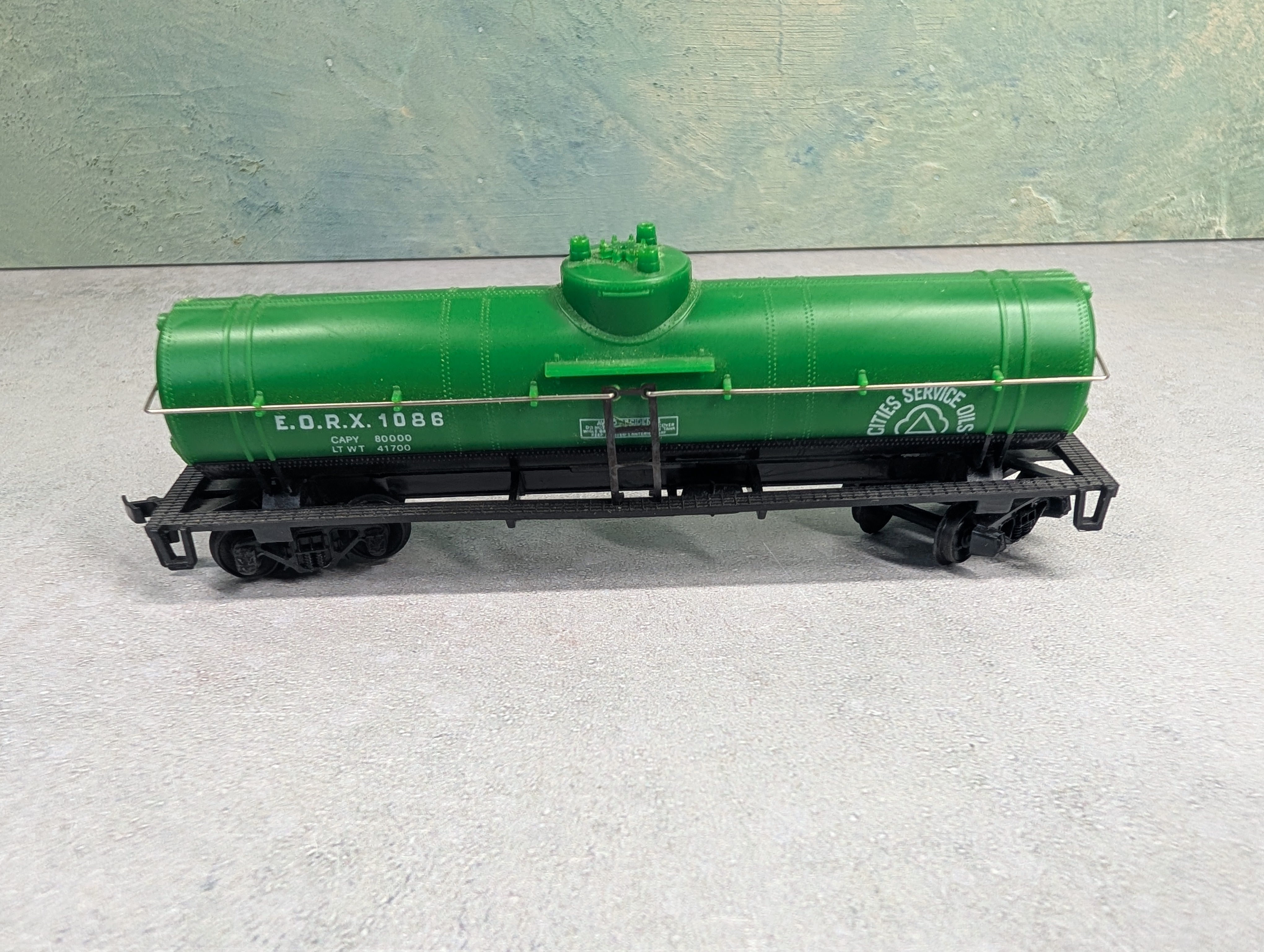 USED Tyco HO Scale Single Dome Tank Car Cities Service EDRX #1086