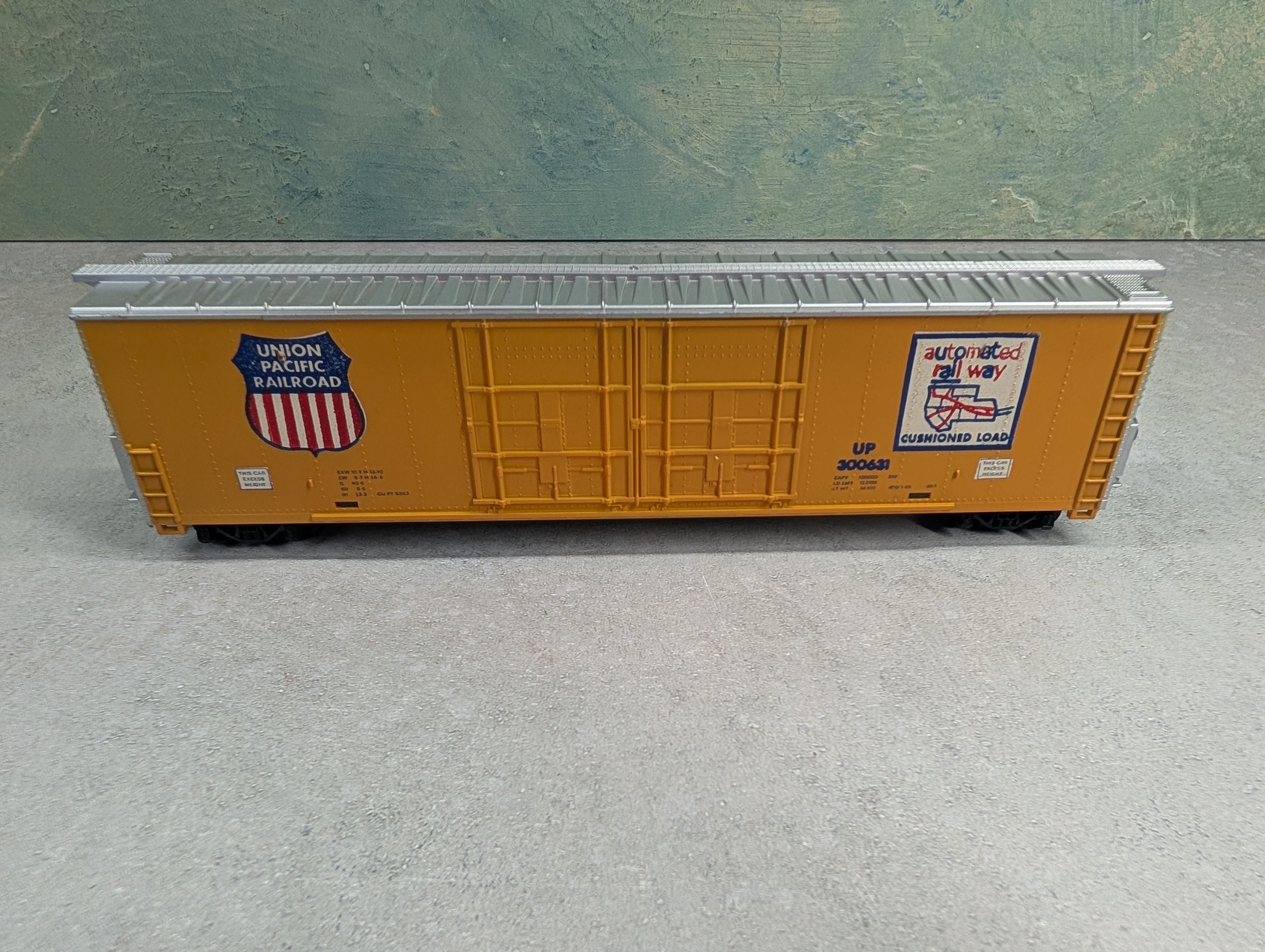 USED Tyco HO Scale 60' DD Box Car Union Pacific UP #300631