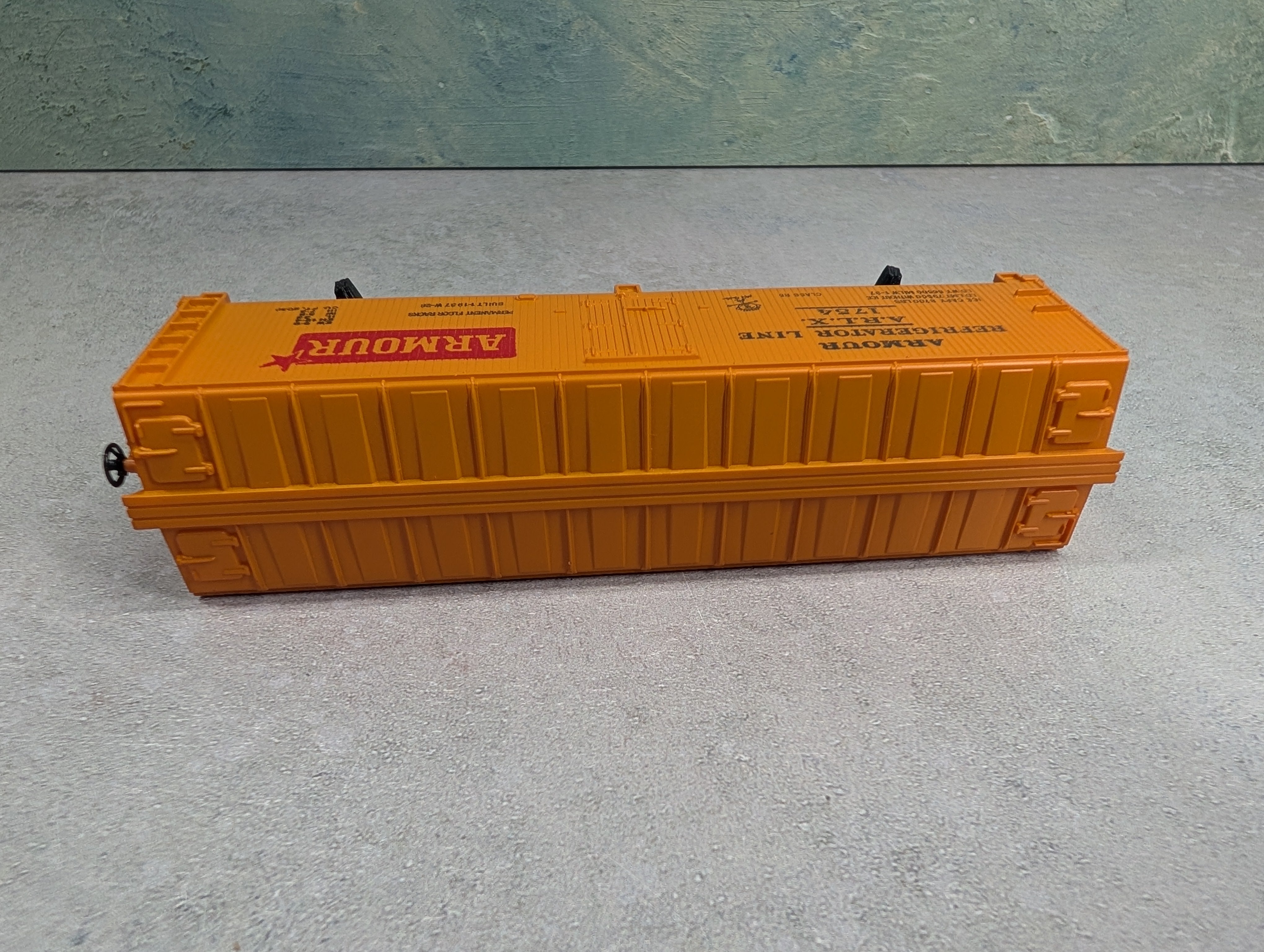 USED Tyco HO Scale 41' Wooden Reefer Box Car Armour Refrigerator Line ARLX #1754